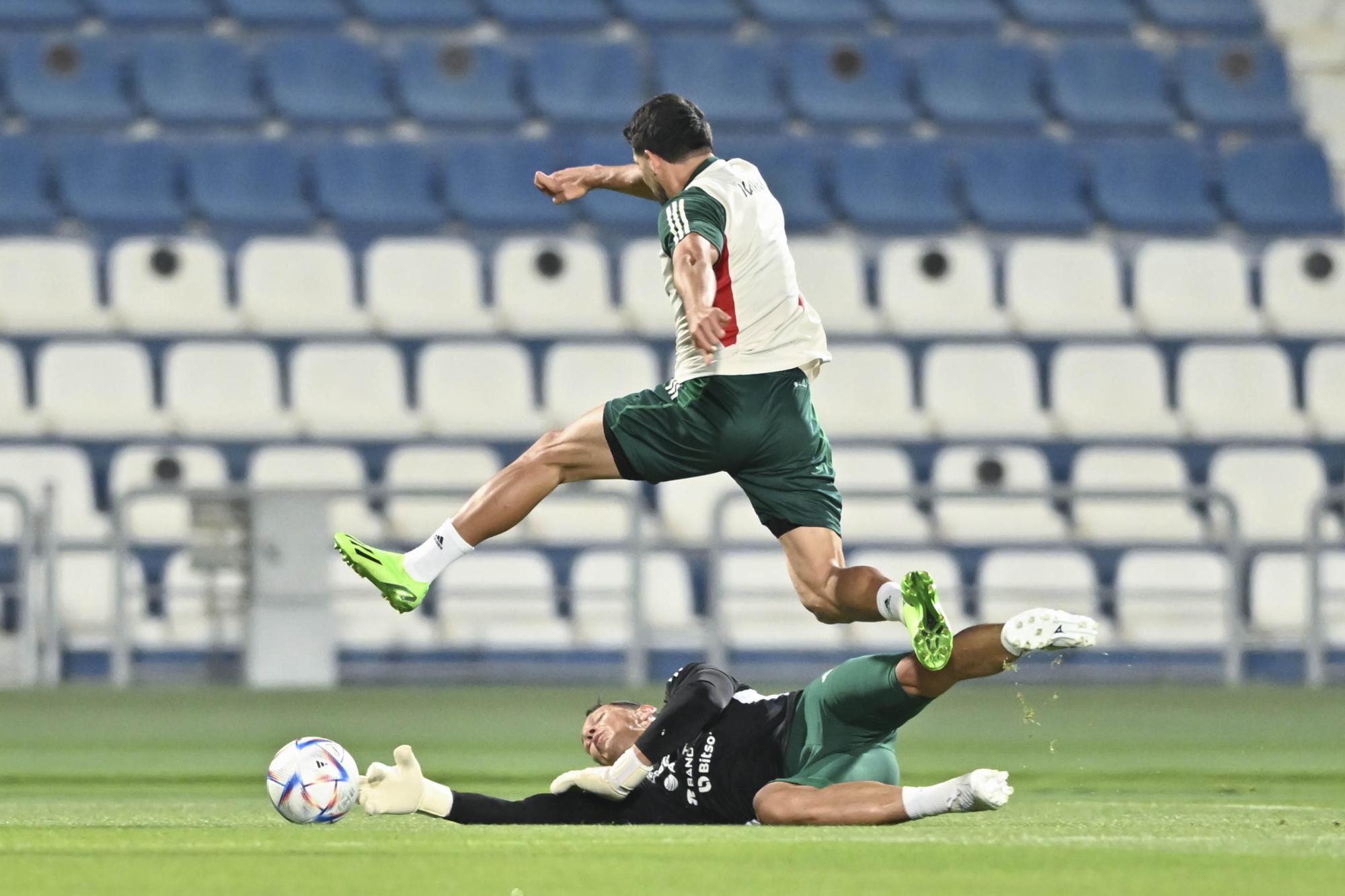 $!Entrena México con caras largas tras la derrota ante Argentina