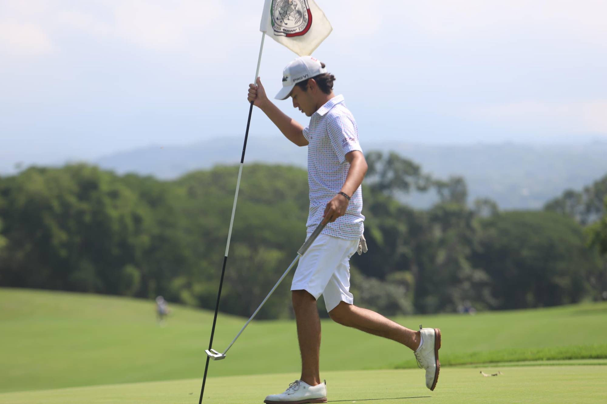 $!Se mantienen sinaloenses en la pelea en golf de la Olimpiada Nacional 2025