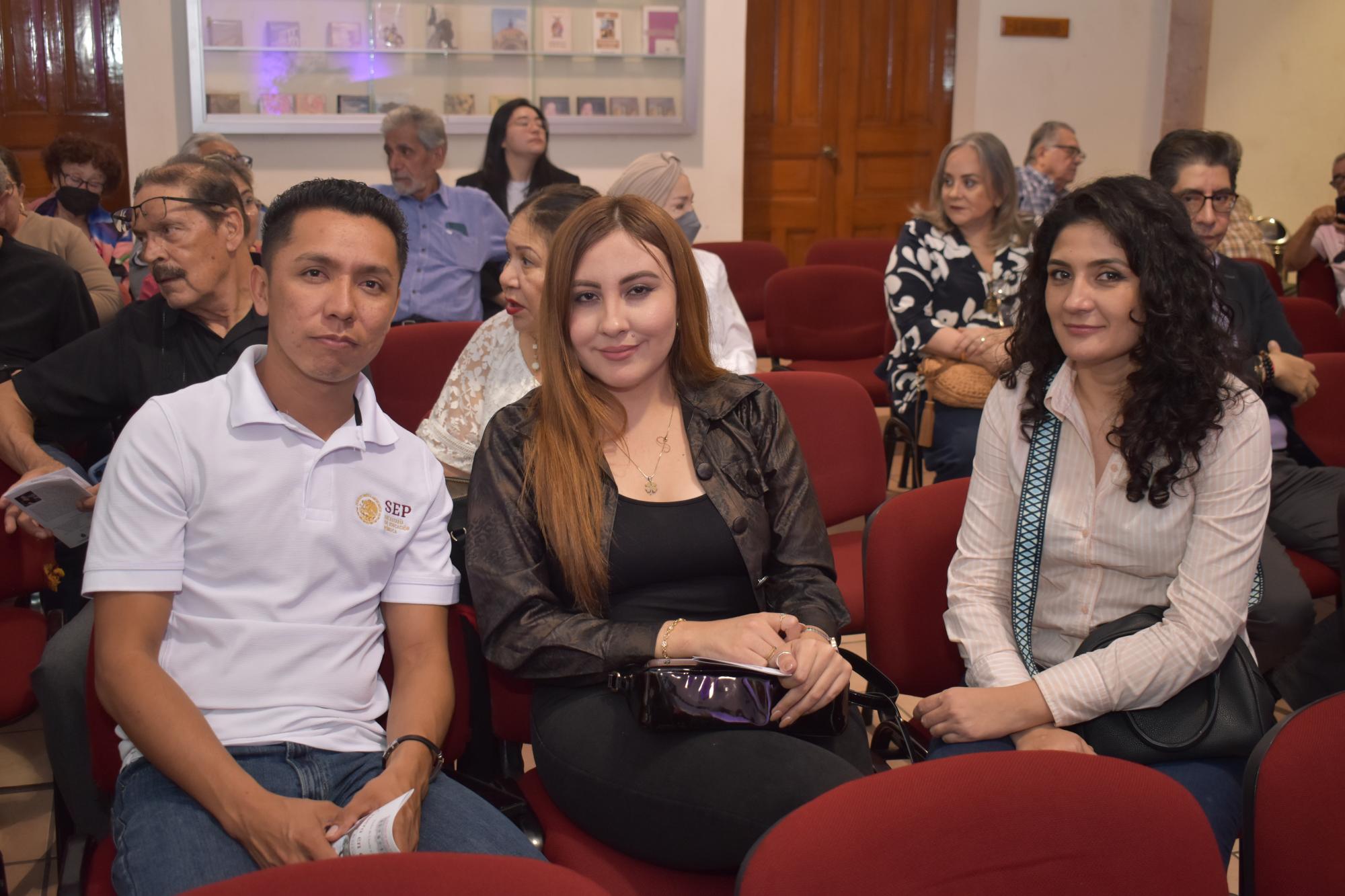 $!José Ramónn Lauren, Yesenia Cortez Castro y Dora Ramírez Medina.