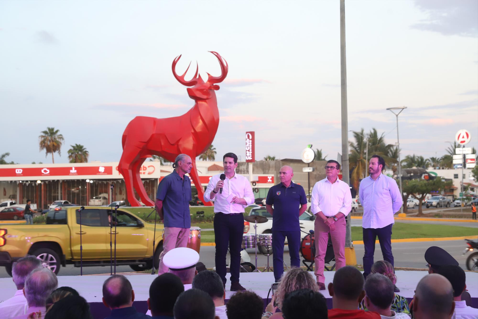 $!Javier Gaxiola Coppel expresó un mensaje en el acto.