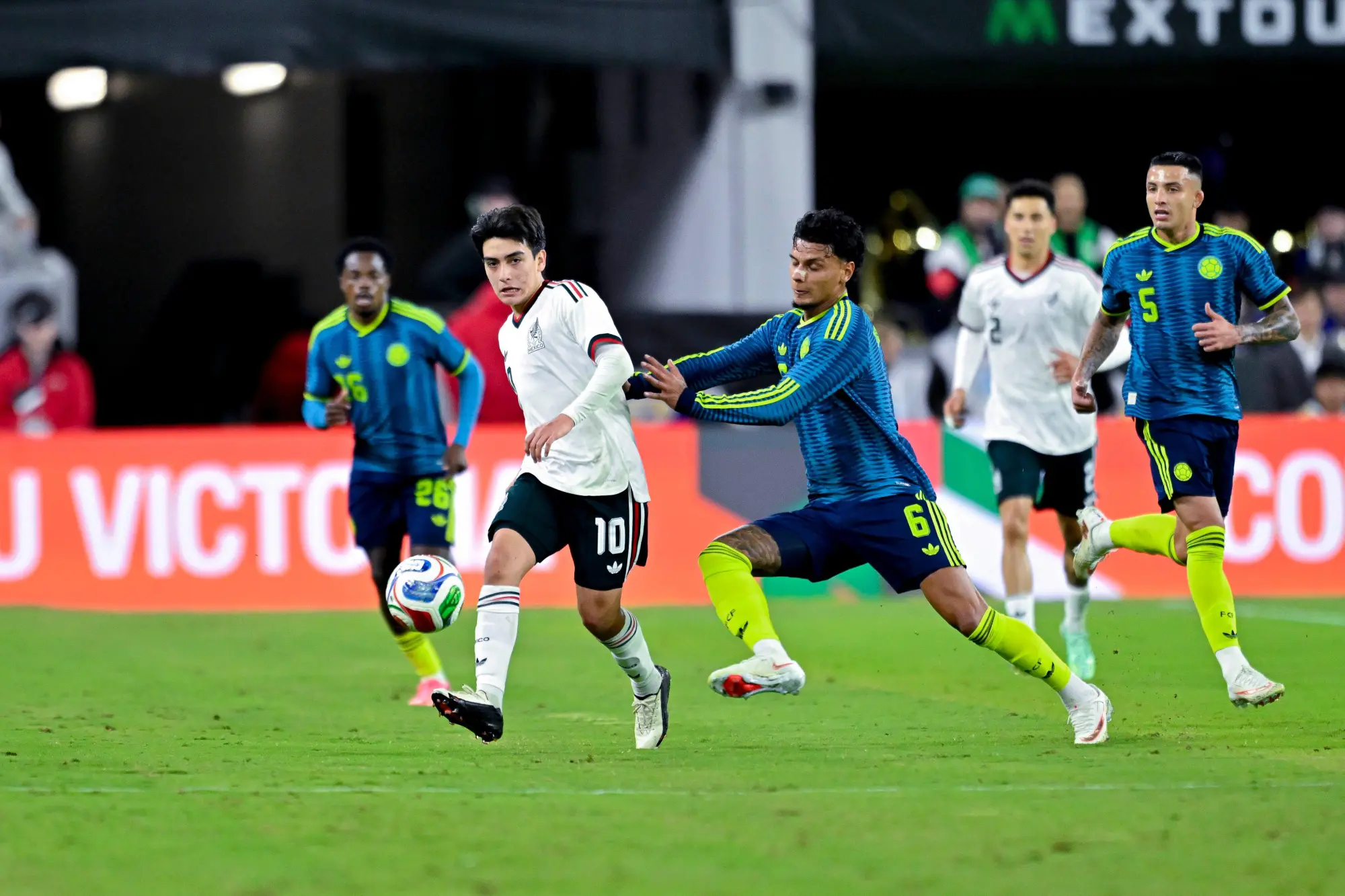 $!Una genialidad de Morita salva el debut de Rafa Márquez y México empata con Colombia