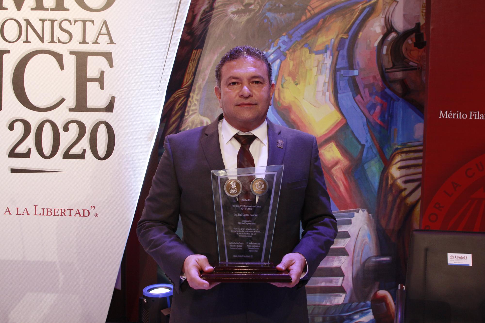 $!Entrega UAdeO reconocimientos a sus mejores linces de 2019 y 2020