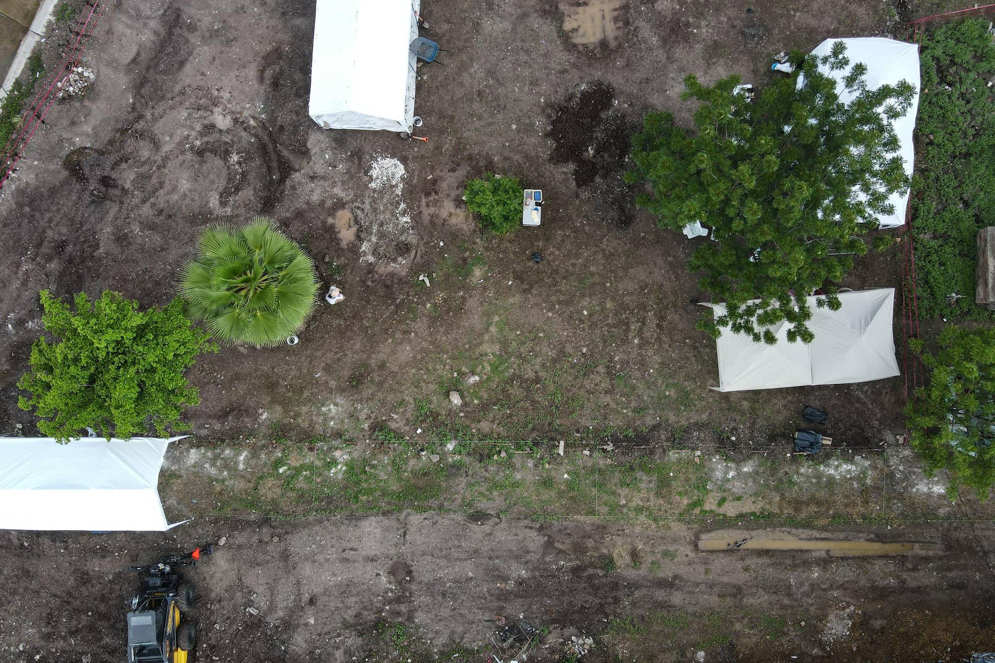 $!La necrópolis de los anónimos: en la fosa común del 21 de Marzo los cuerpos sin identificar están envueltos en hules negros