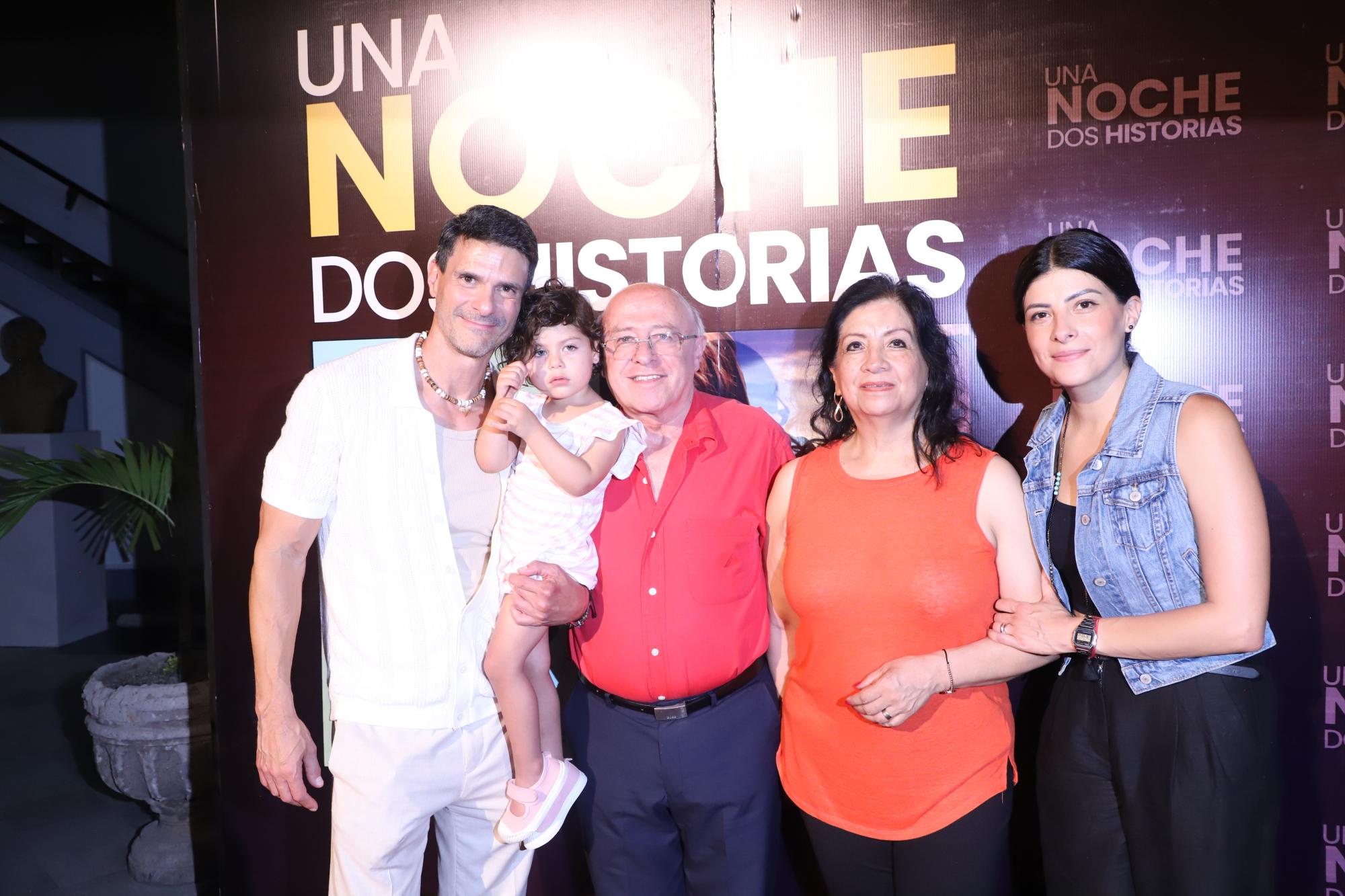 $!Alan y Julia Jonsson, Luis Fabián, Leticia Ruiz y Leticia Fabián.