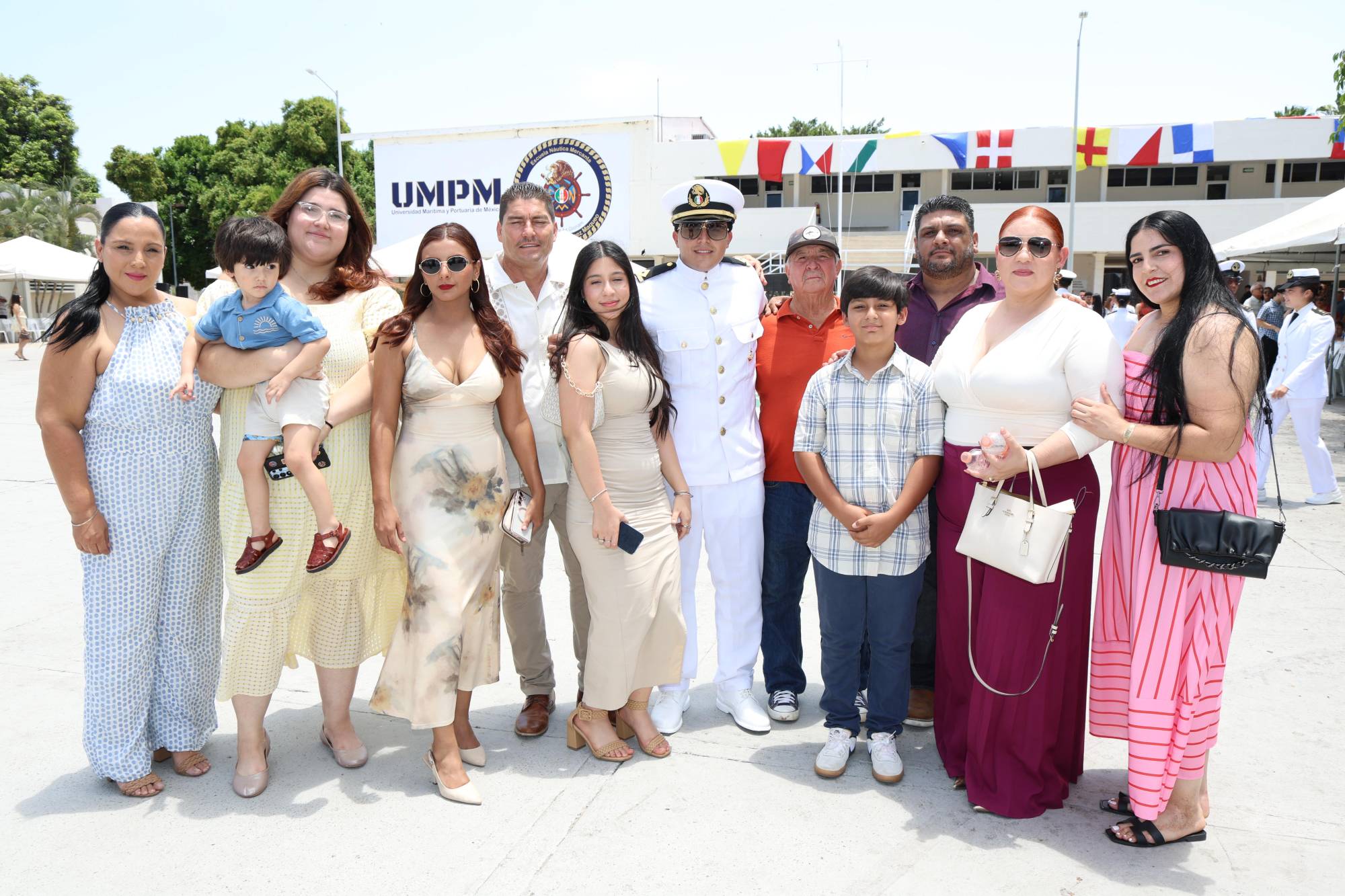 $!Eduardo Félix Ramos con su familia.