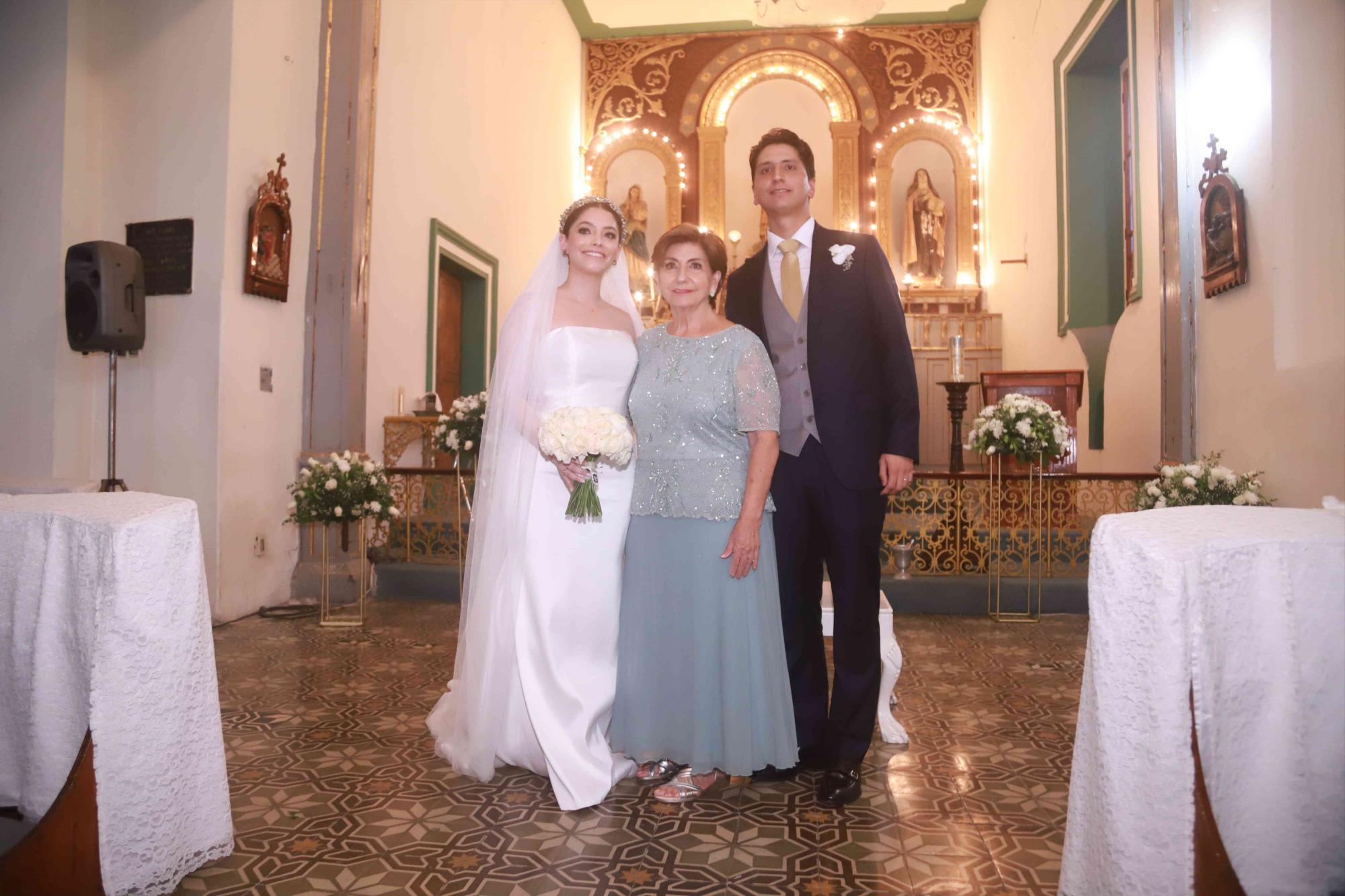 $!Rosmery Moreno, abuelita de la novia.