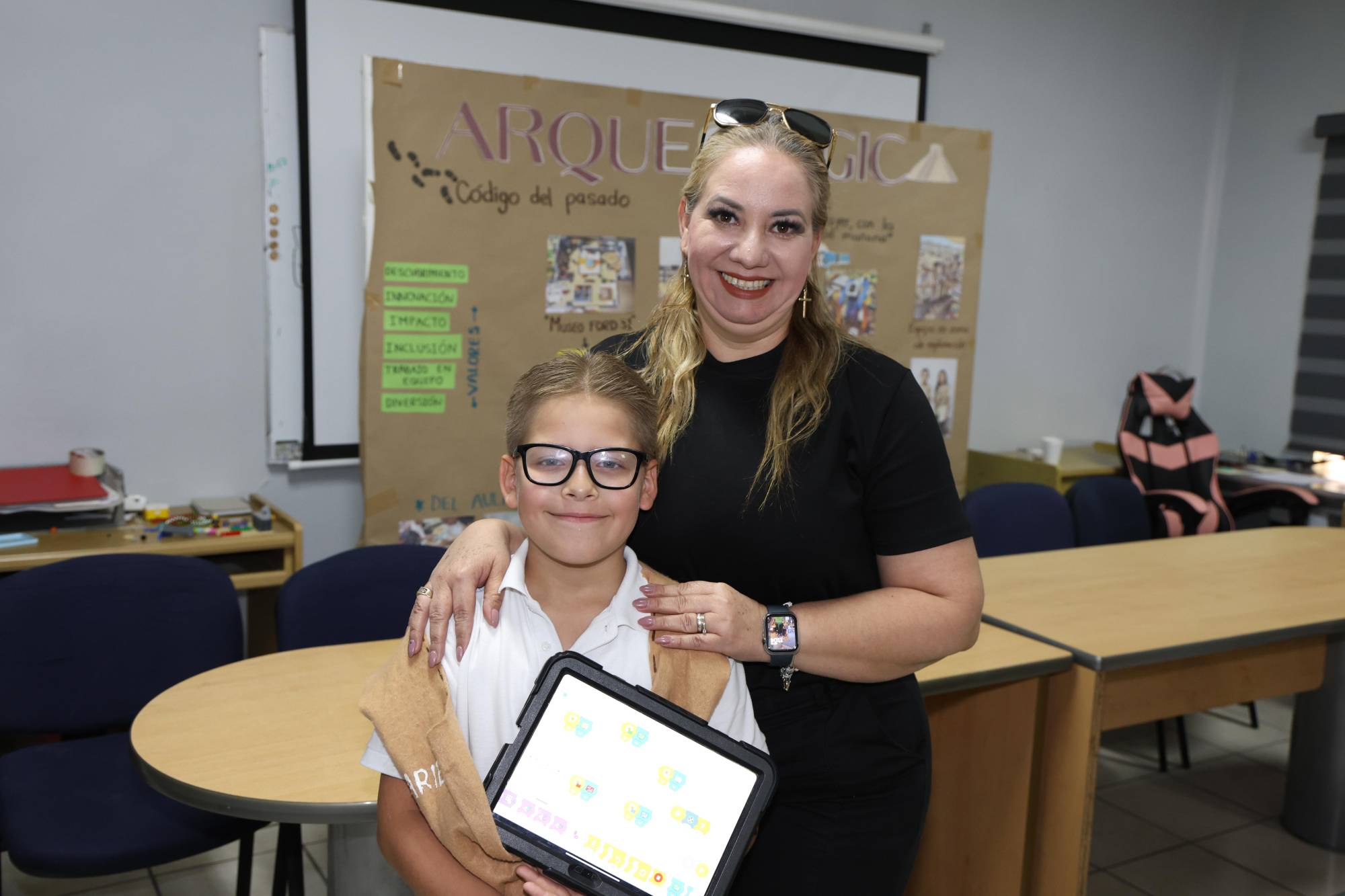 $!Jesús Daniel Rodríguez Esquerra con su mamá Karina Rocío Esquerra.