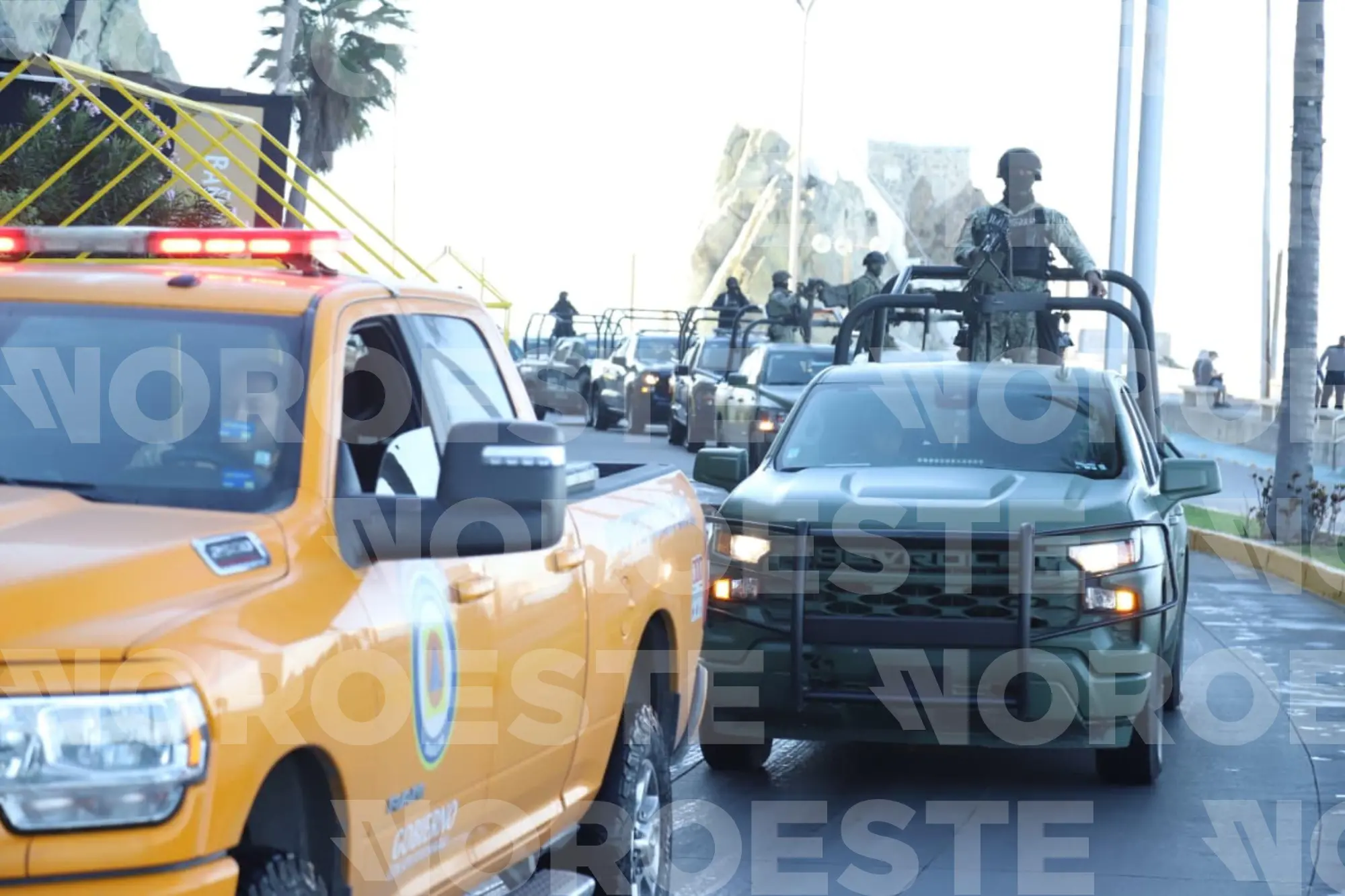 $!Realizan elementos de seguridad primer operativo de barridos del Carnaval de Mazatlán 2026