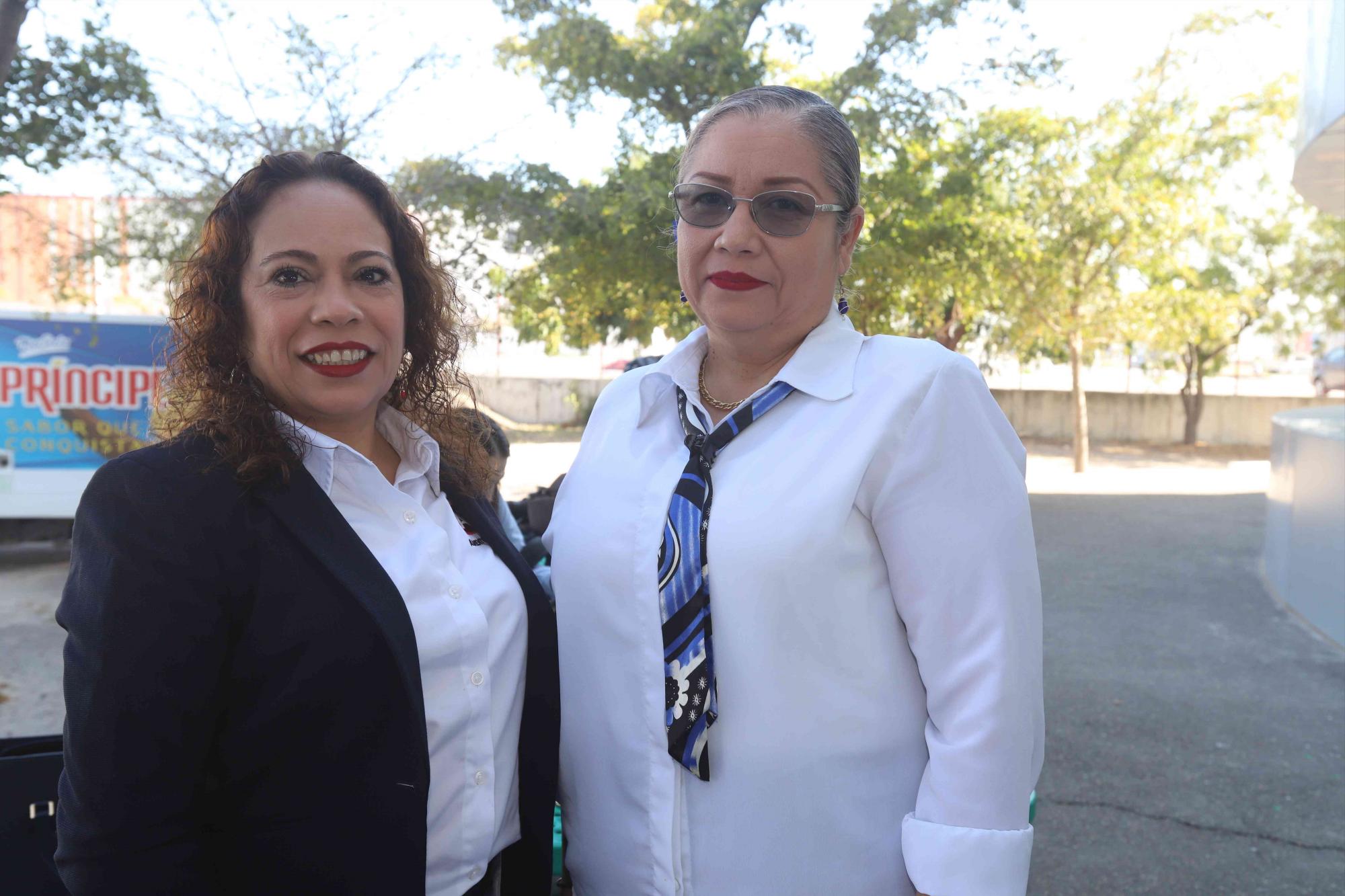 $!Leticia Manríquez y Adriana Tirado.