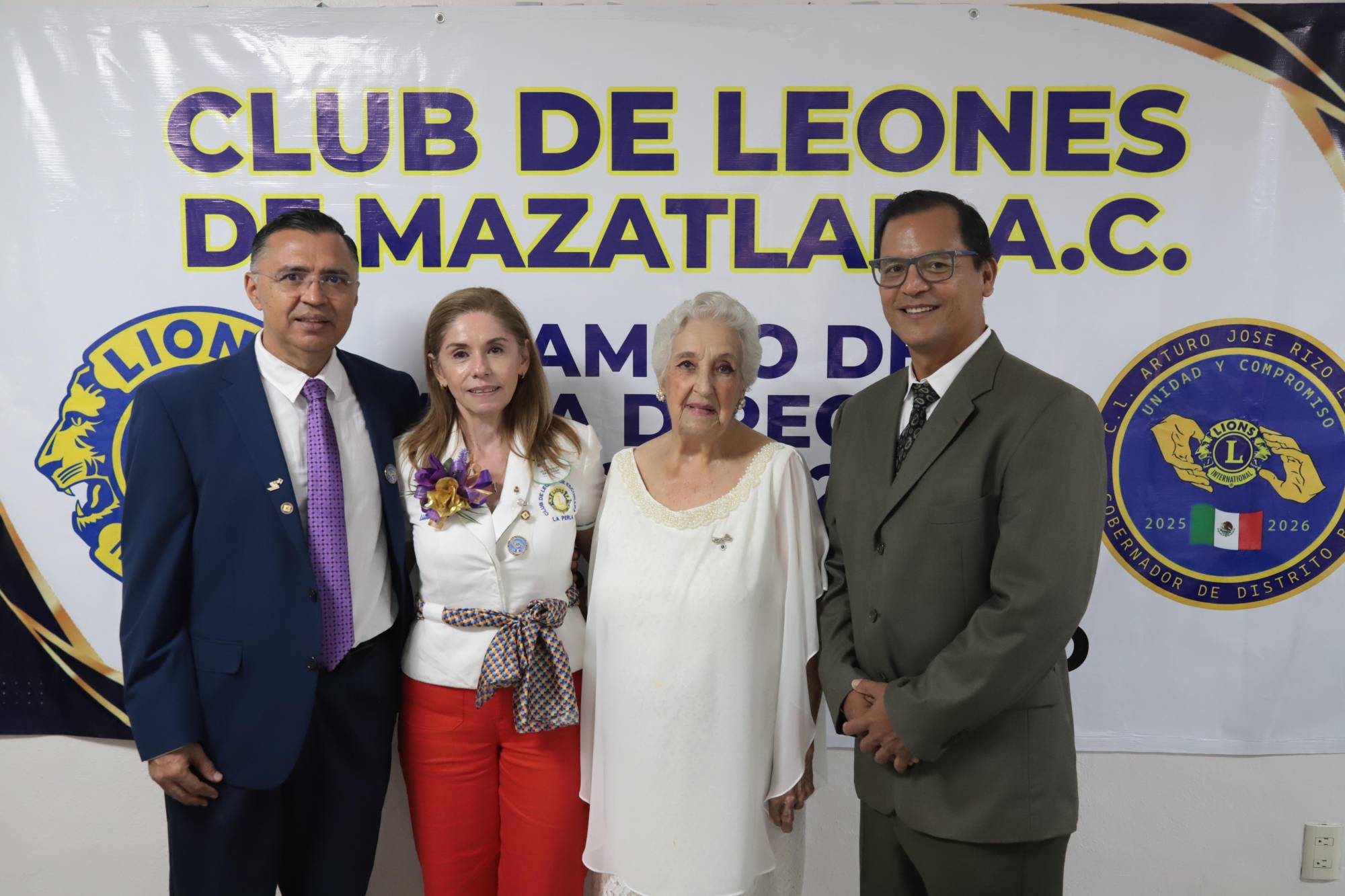 $!Arturo José Rizo López, Lilia Copete de Rizo, Marina Guerra y Juan José Estrada.