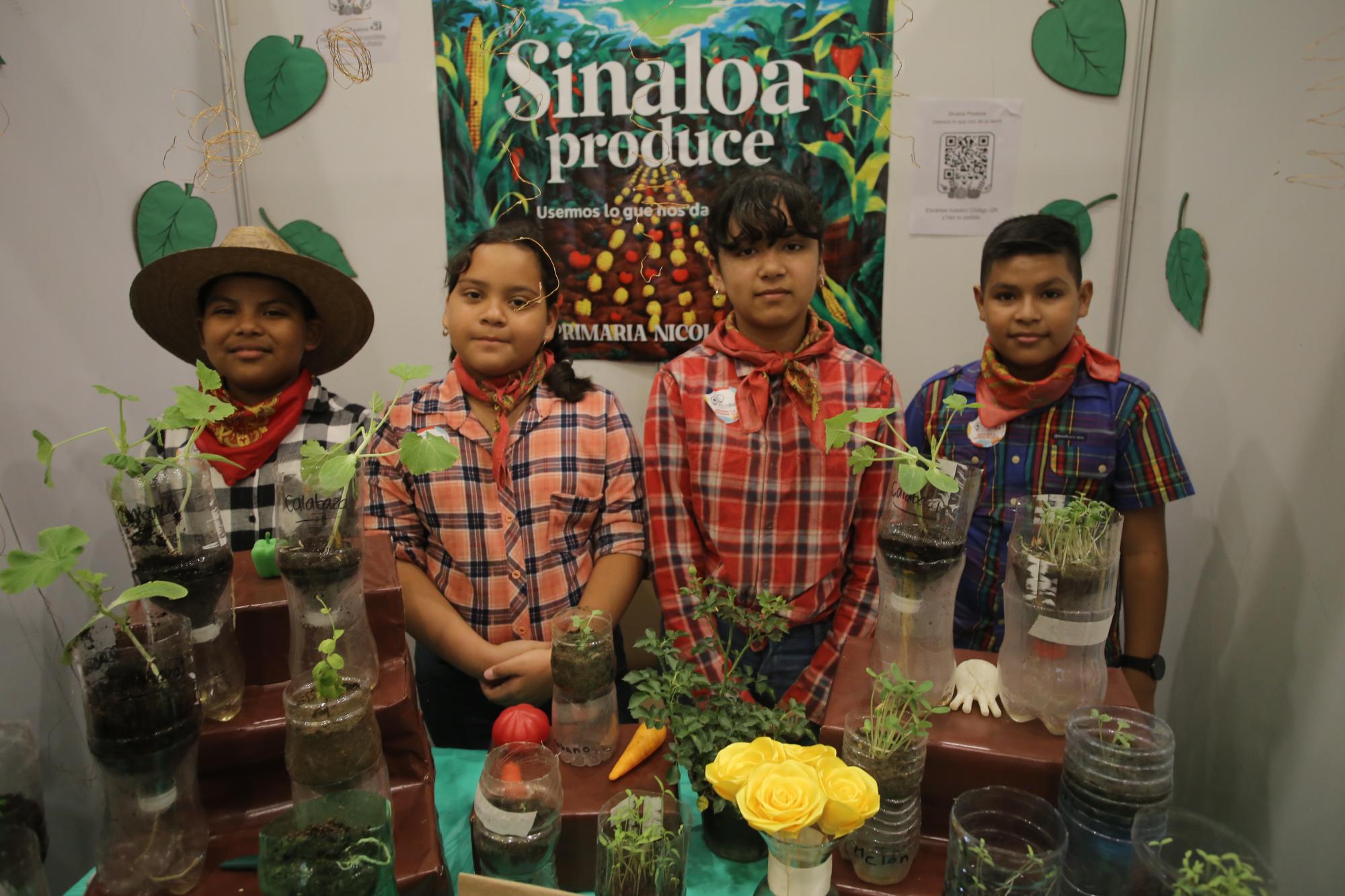 $!Érick Pérez, Ximena Aguirre, Yuneidi Zavala y Gabriel Pérez Madrigal.