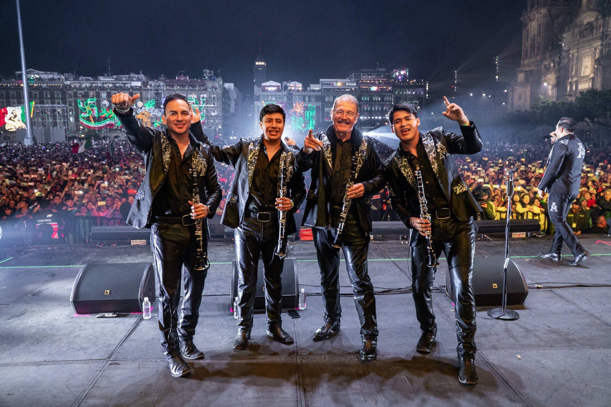 $!Los músicos agradecieron al público su presencia.