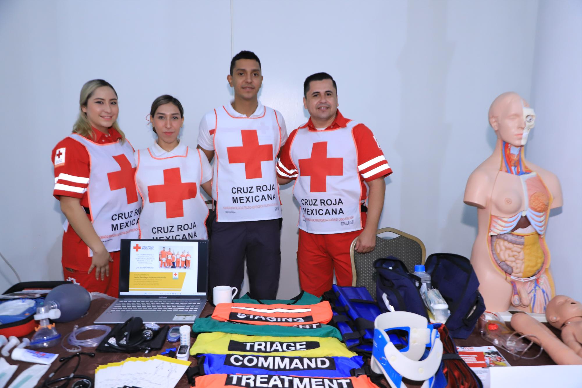 $!Fabiola Lozano, Izayana y Christian Portillo y Abimelec Gómez.