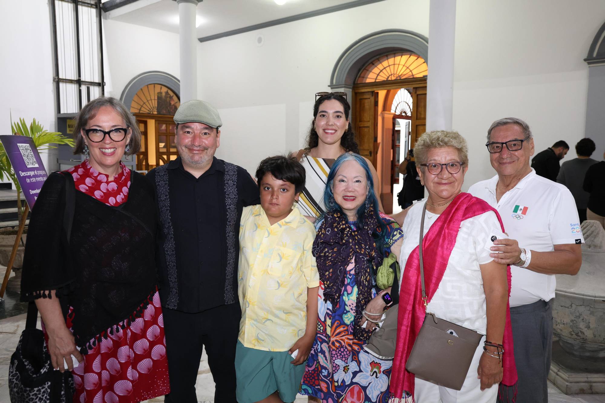 $!Sarah Taylor, Jorge Sosa, Carlos Amado, Lucía Salazar (atrás), Cerise Lim Jacobs, Silvia Ortega y Jorge Sosa Predrosa.