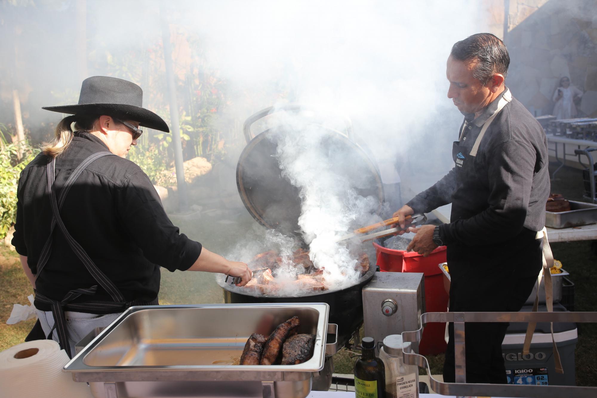 $!Los asistentes disfrutaron de un menú muy variado.