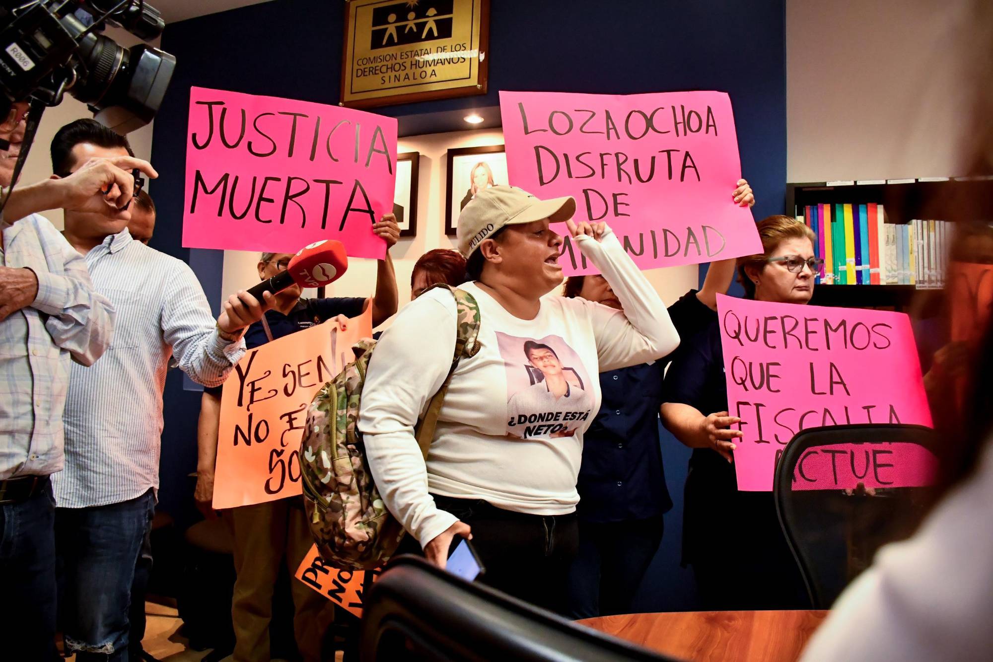 $!Manifestantes revientan evento en oficinas de Derechos Humanos