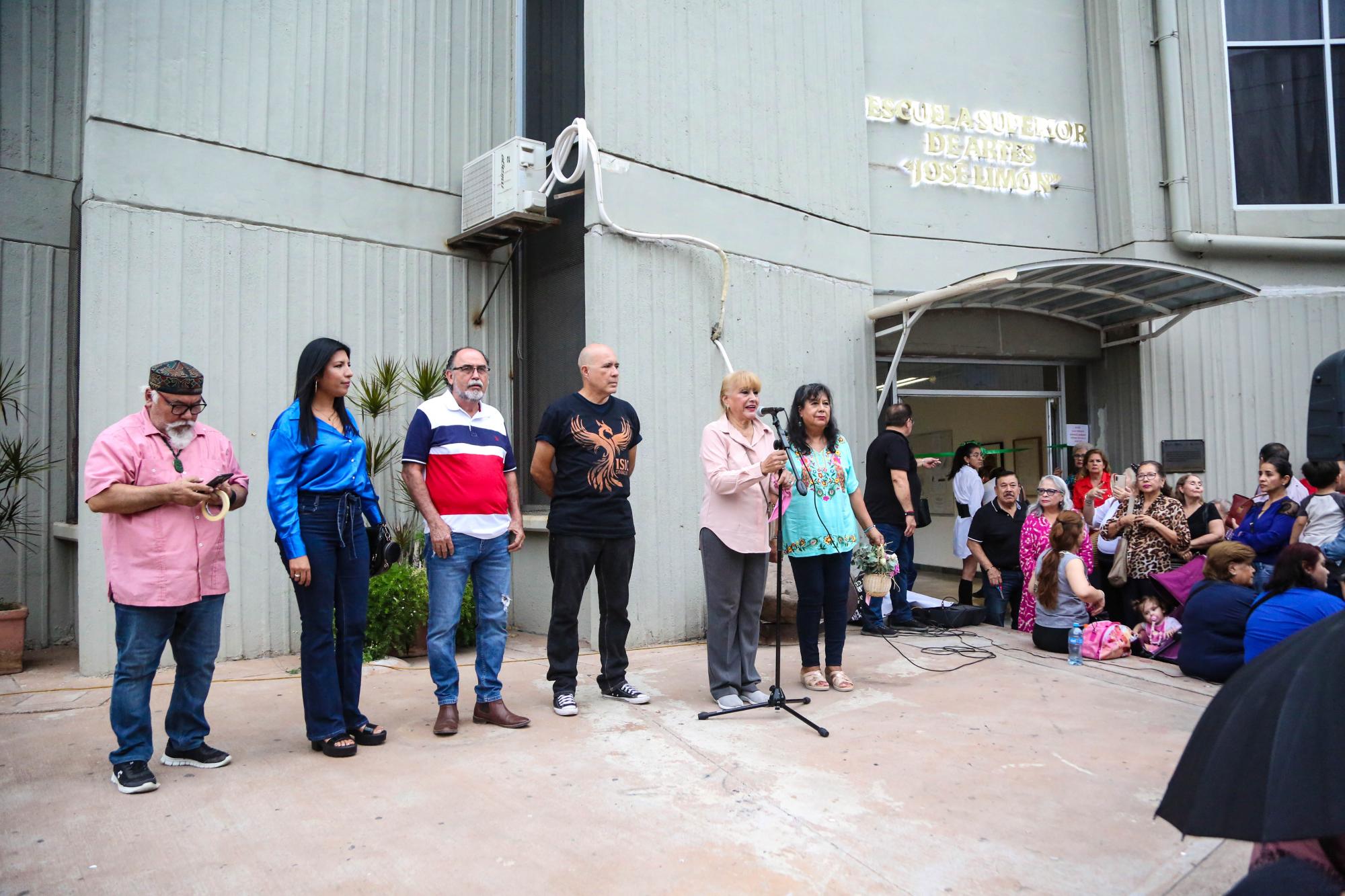 $!Maestros y autoridades durante la inauguración.