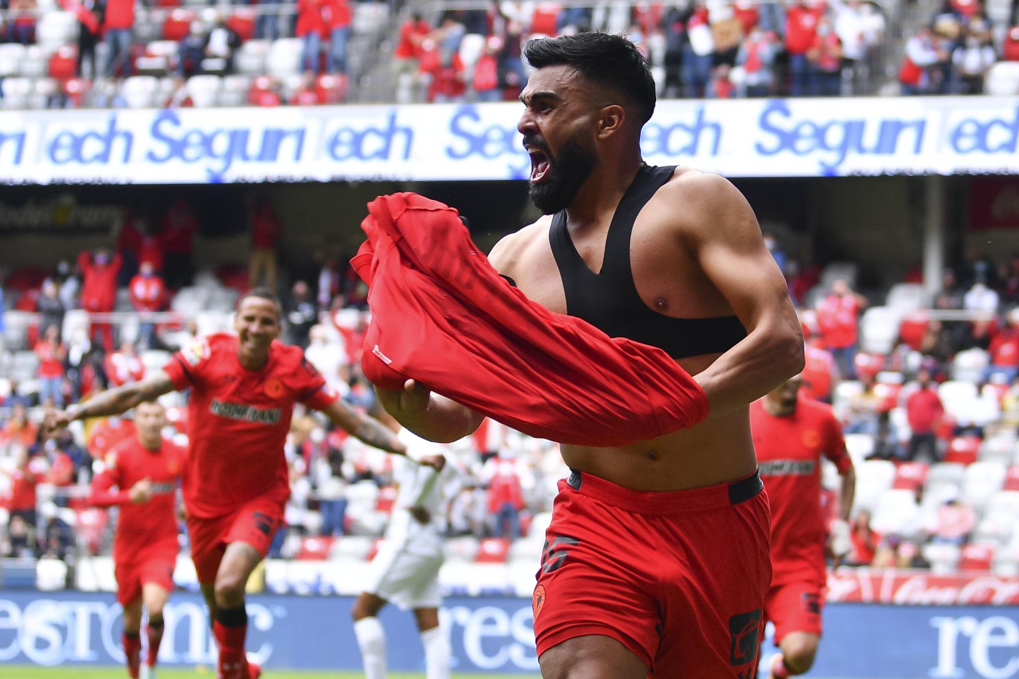 $!Toluca le da la vuelta y derrota a Pumas