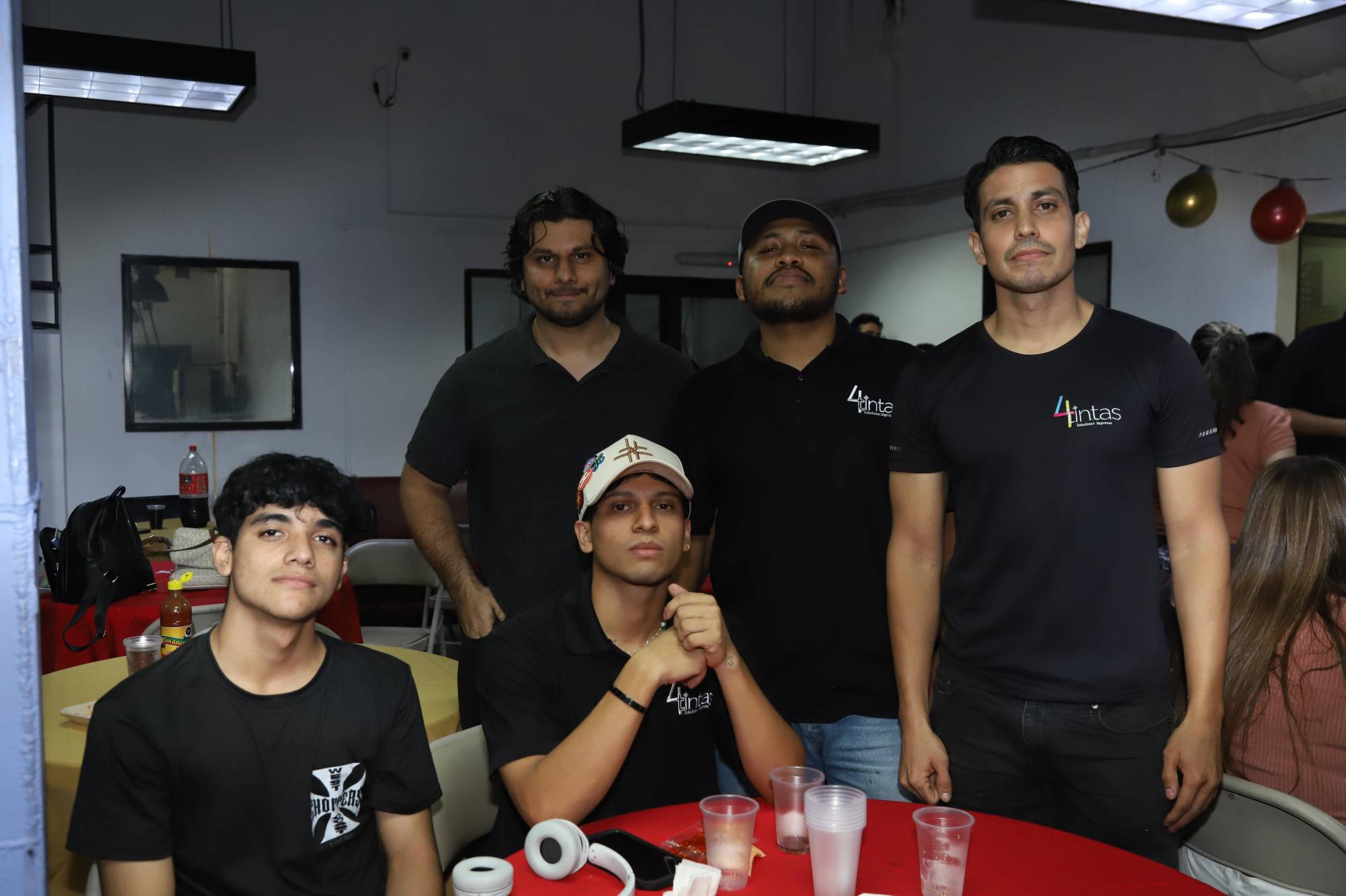 $!Joaquín Ramírez, Eduardo López y Adán Valdovines Peraza. Sentados, Jorge Chico Ceja y Julio Moreno.