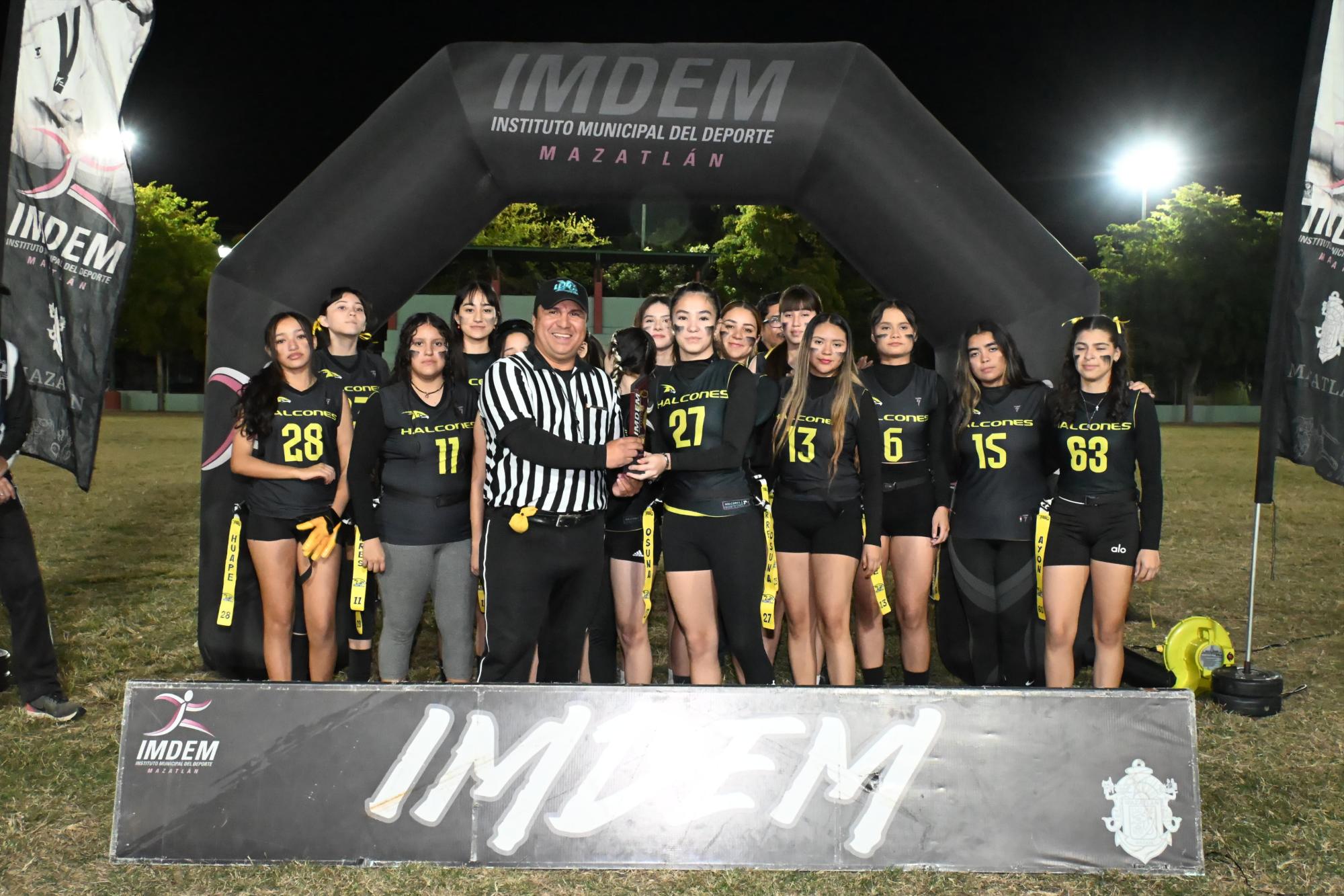 $!Se imponen Aztecas y Náutica, en el Tochito Flag Maz 2024-2025