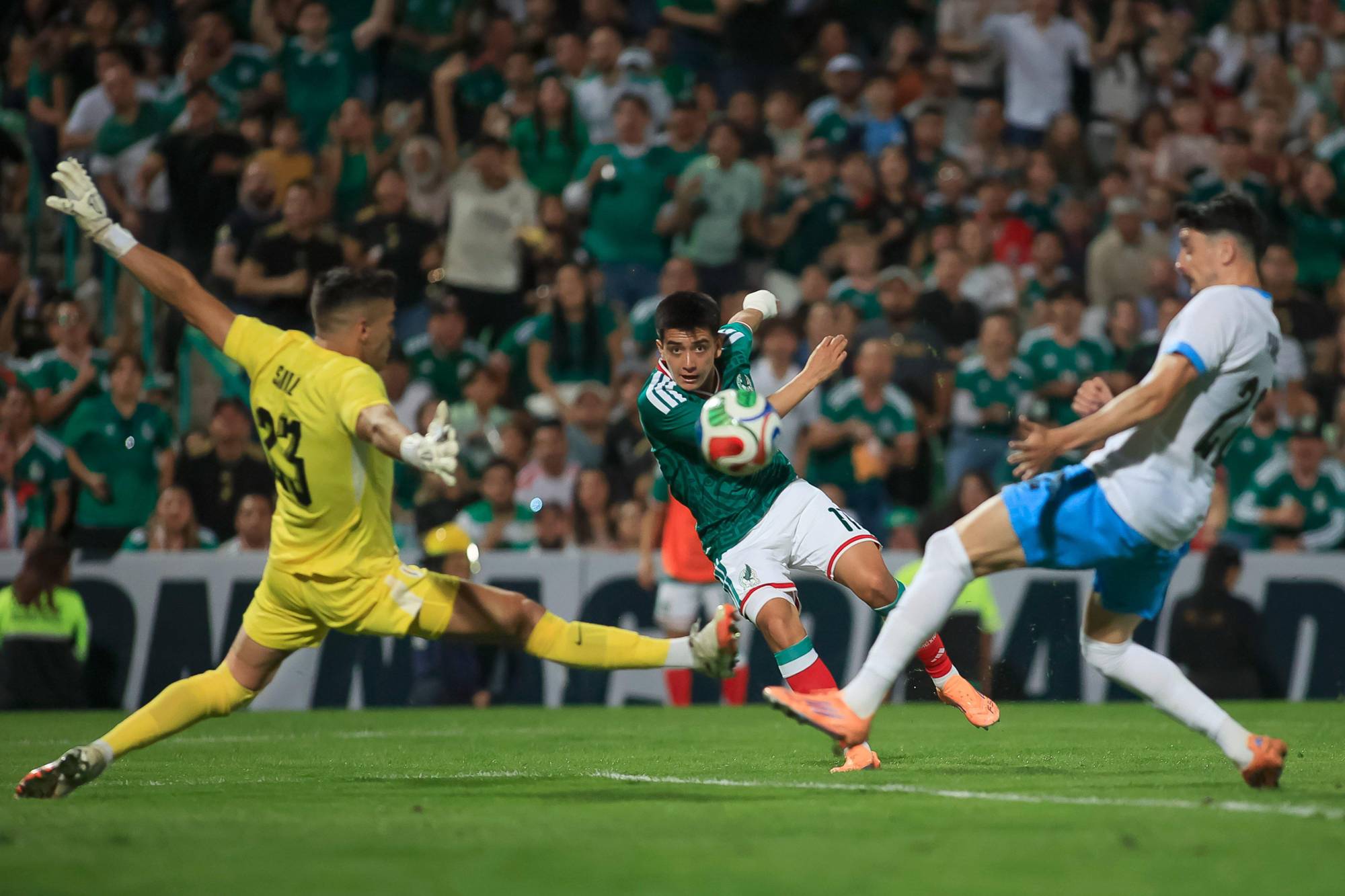 $!México empata sin goles ante Uruguay y llega a cinco encuentros sin ganar