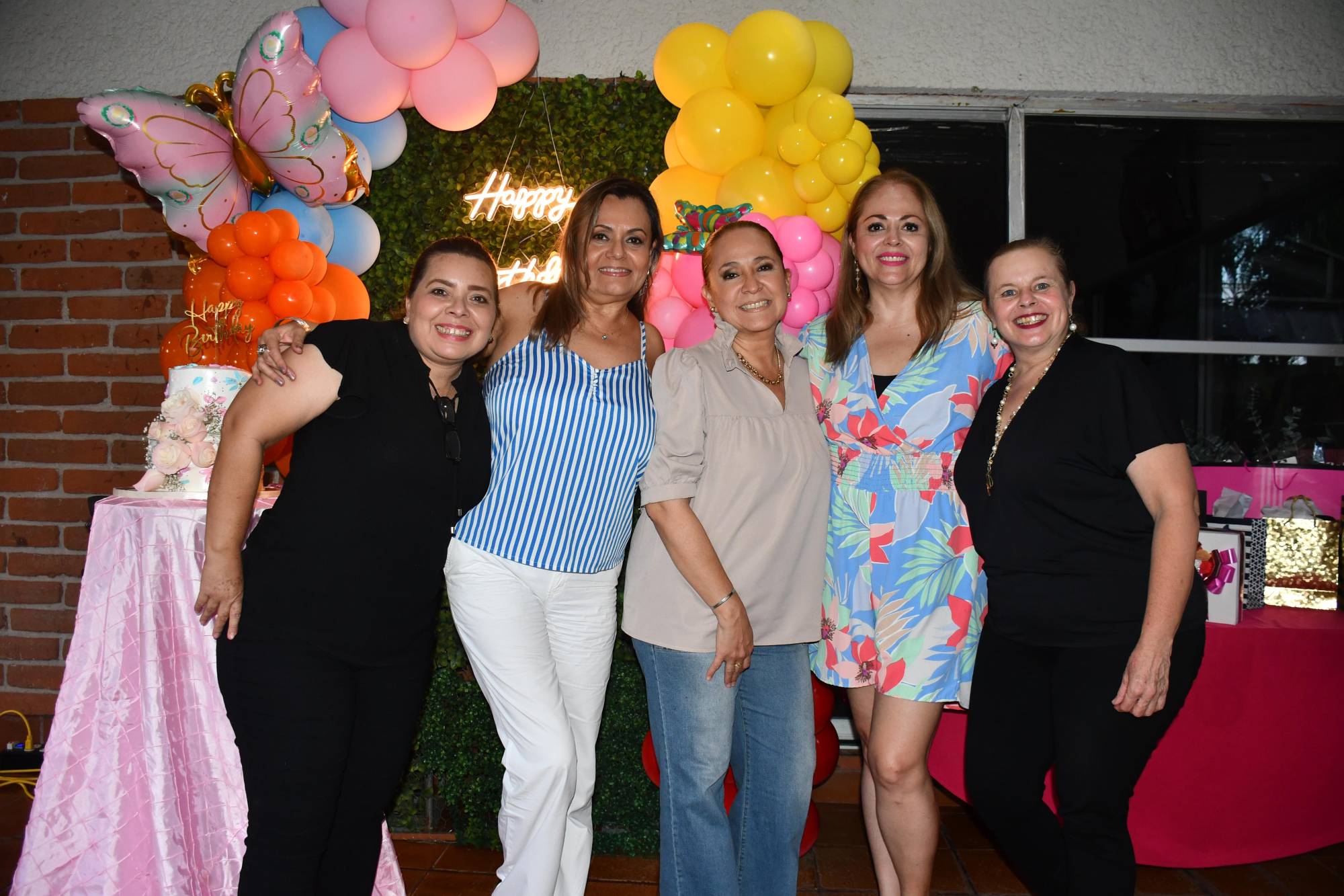 $!Briseida Luna, Mónica Cruz, Kirey Amano, Maricela y Grisel Castaños.