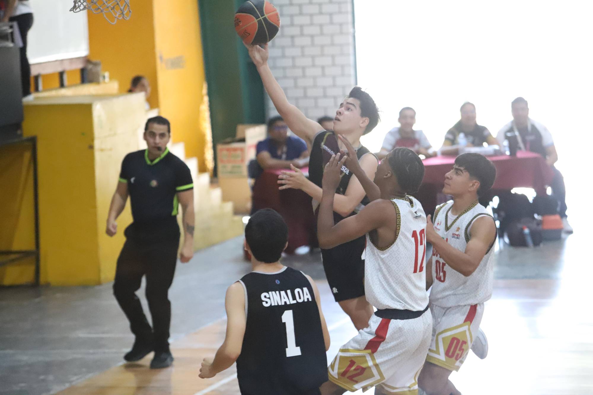 $!Sinaloa cae en su debut de basquetbol en Olimpiada Nacional Conade