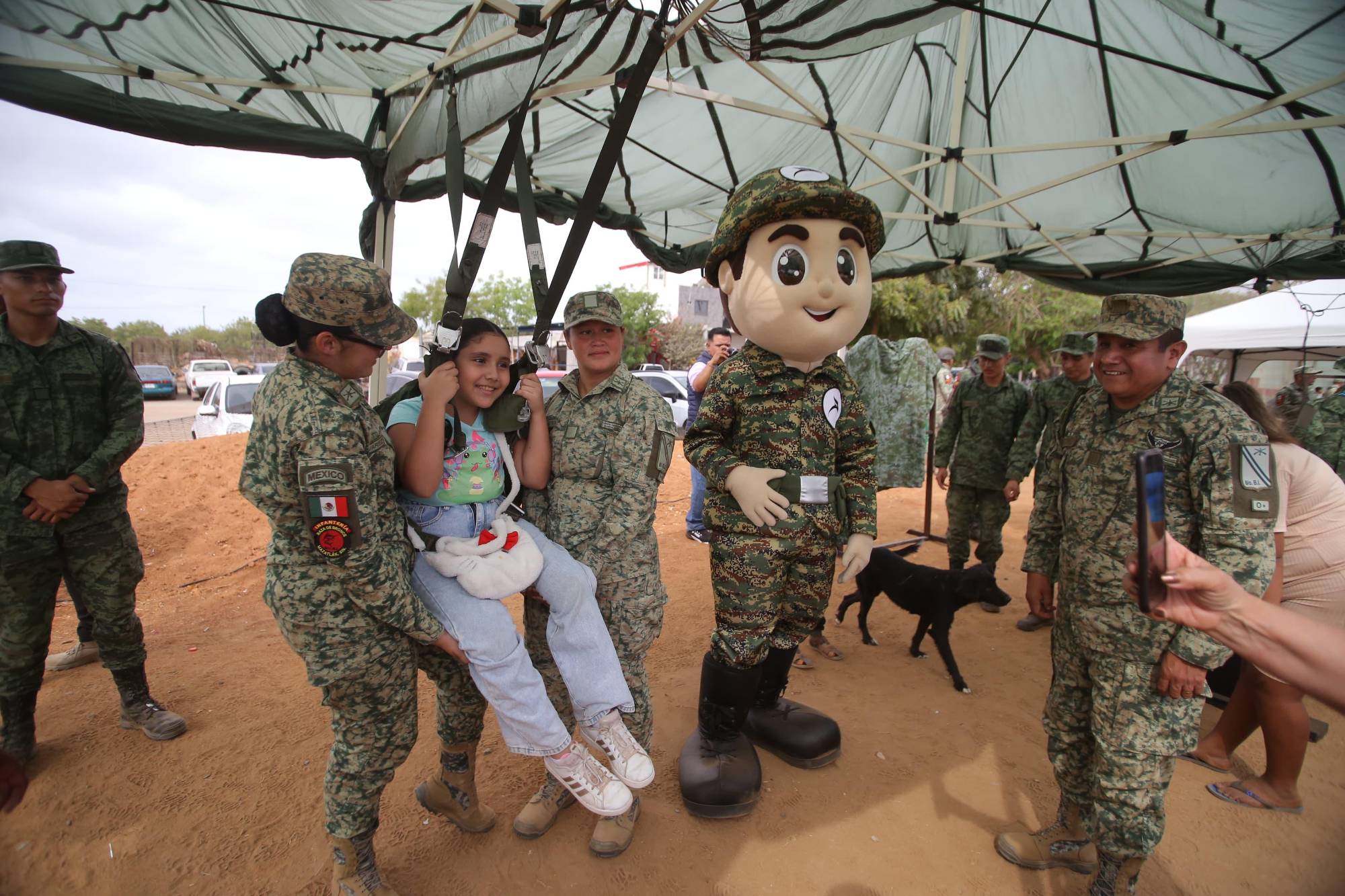 $!Realizan la Gran Feria por la Paz de los Niños en el campo El Chaflán, en Mazatlán