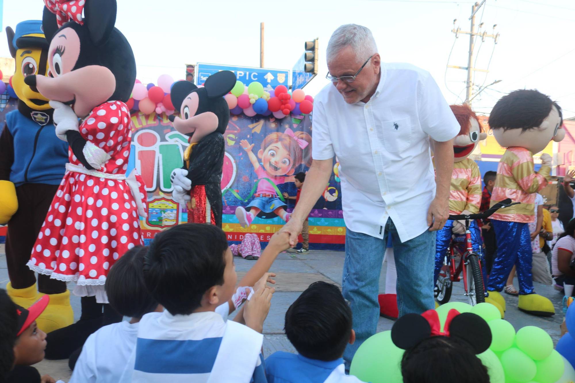 $!Celebran a niños en Escuinapa con actividades y show de botargas