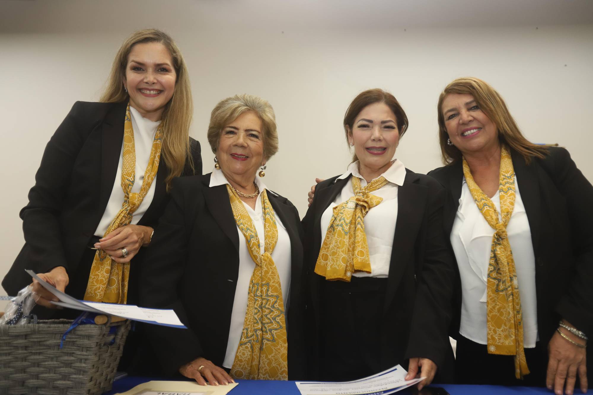 $!Imelda Morales de Chicuate, Lucy Calleros de Soto, Elizabeth Peraza y Melly Sánchez.