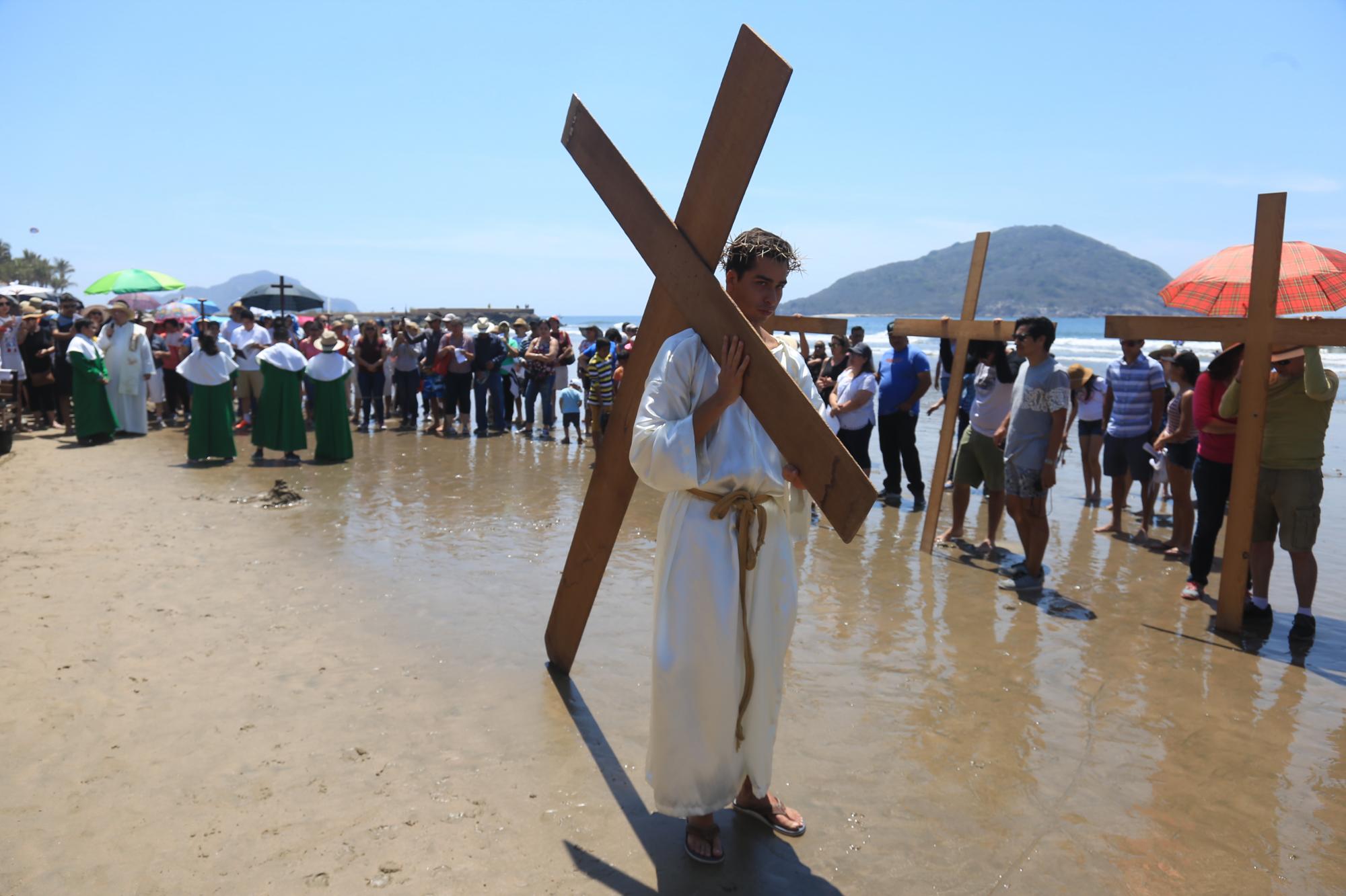 $!Regresa el Viacrucis viviente de San Judas Tadeo en la playa este 2023.