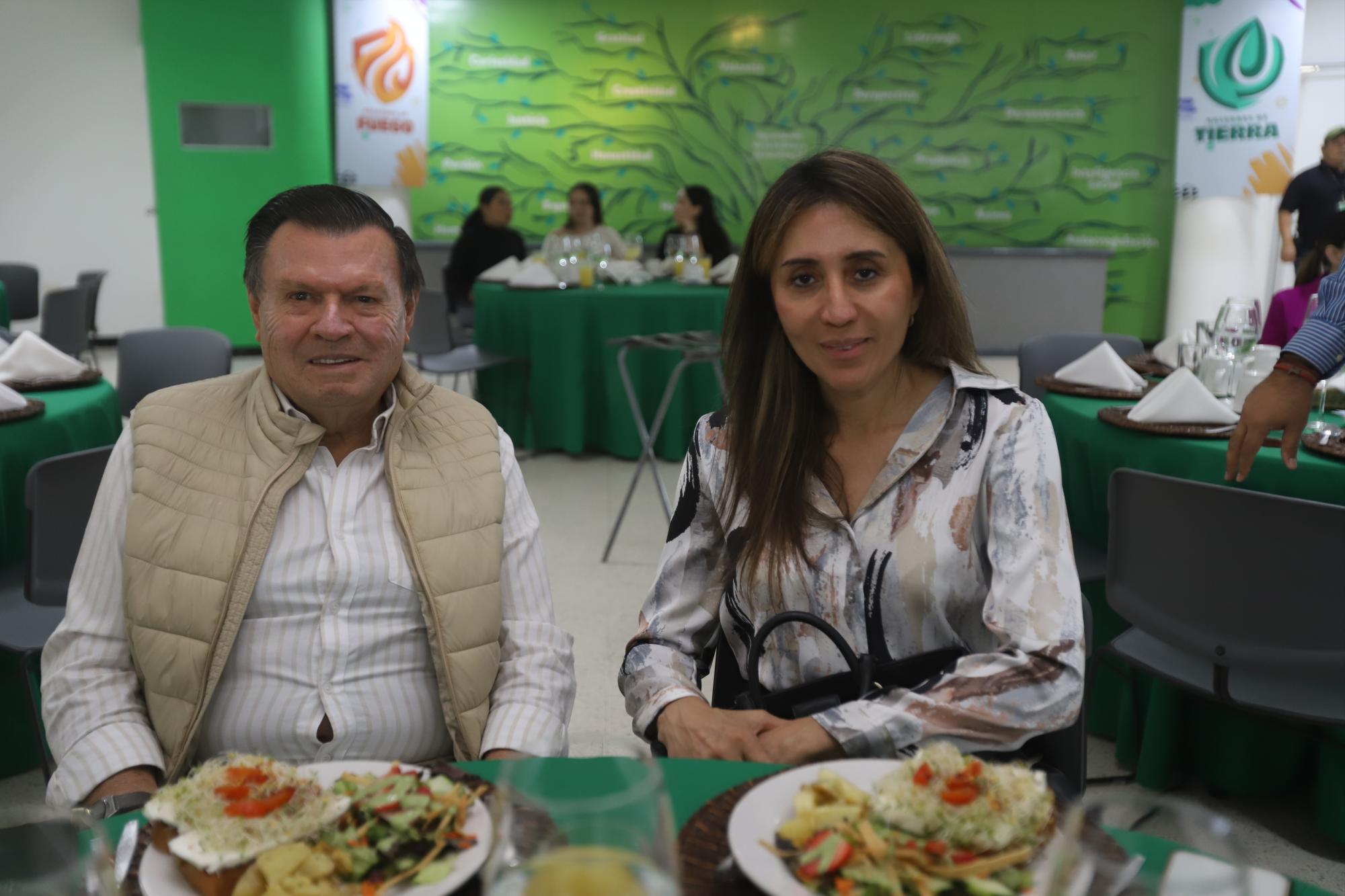 $!Amado Guzmán y Verónica Estrada.