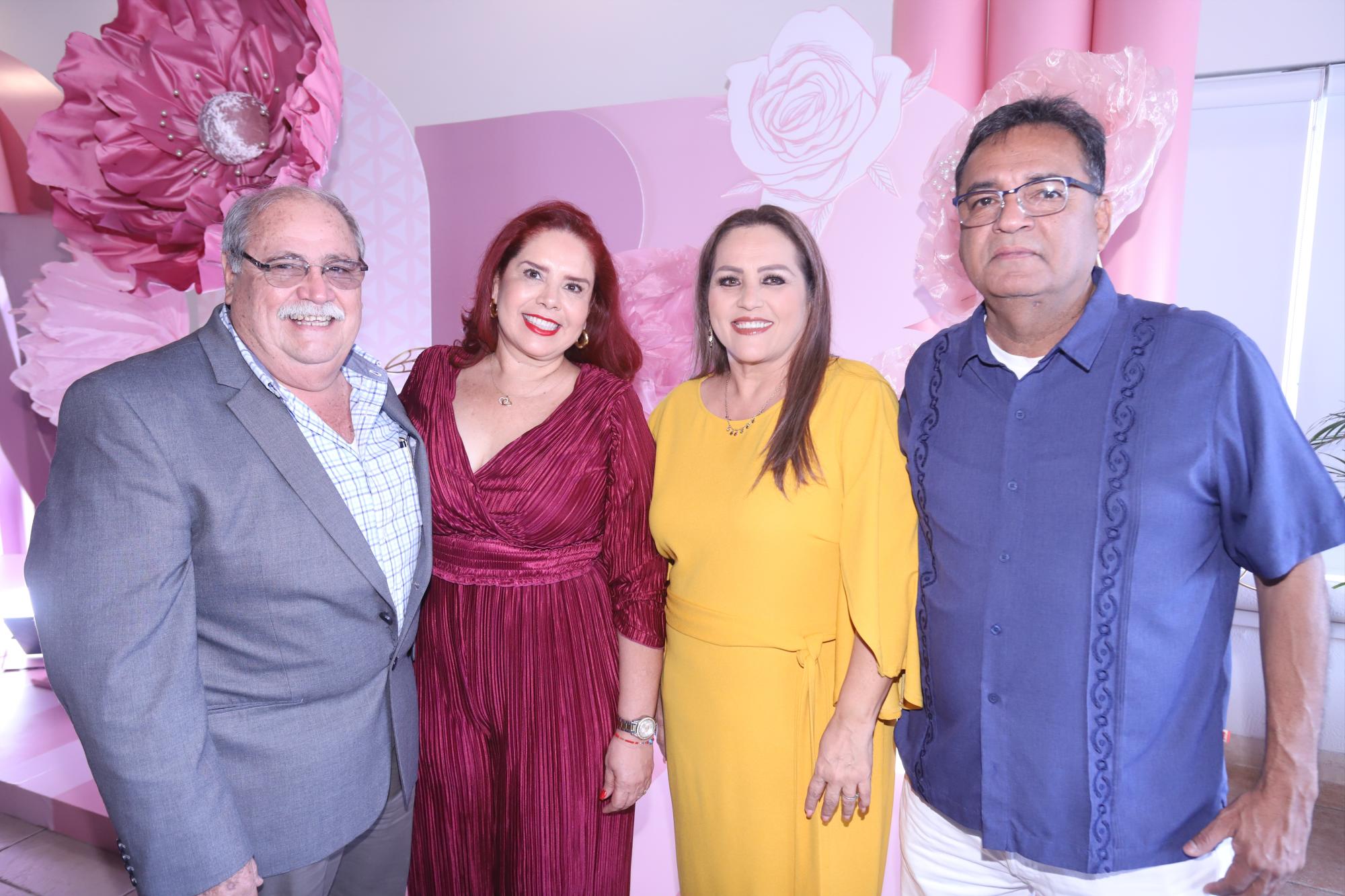 $!Guillermo Trewartha, Perla Ivonne Silva de Trewartha, Rocío de la Luz Preciado de García y José de Jesús García.