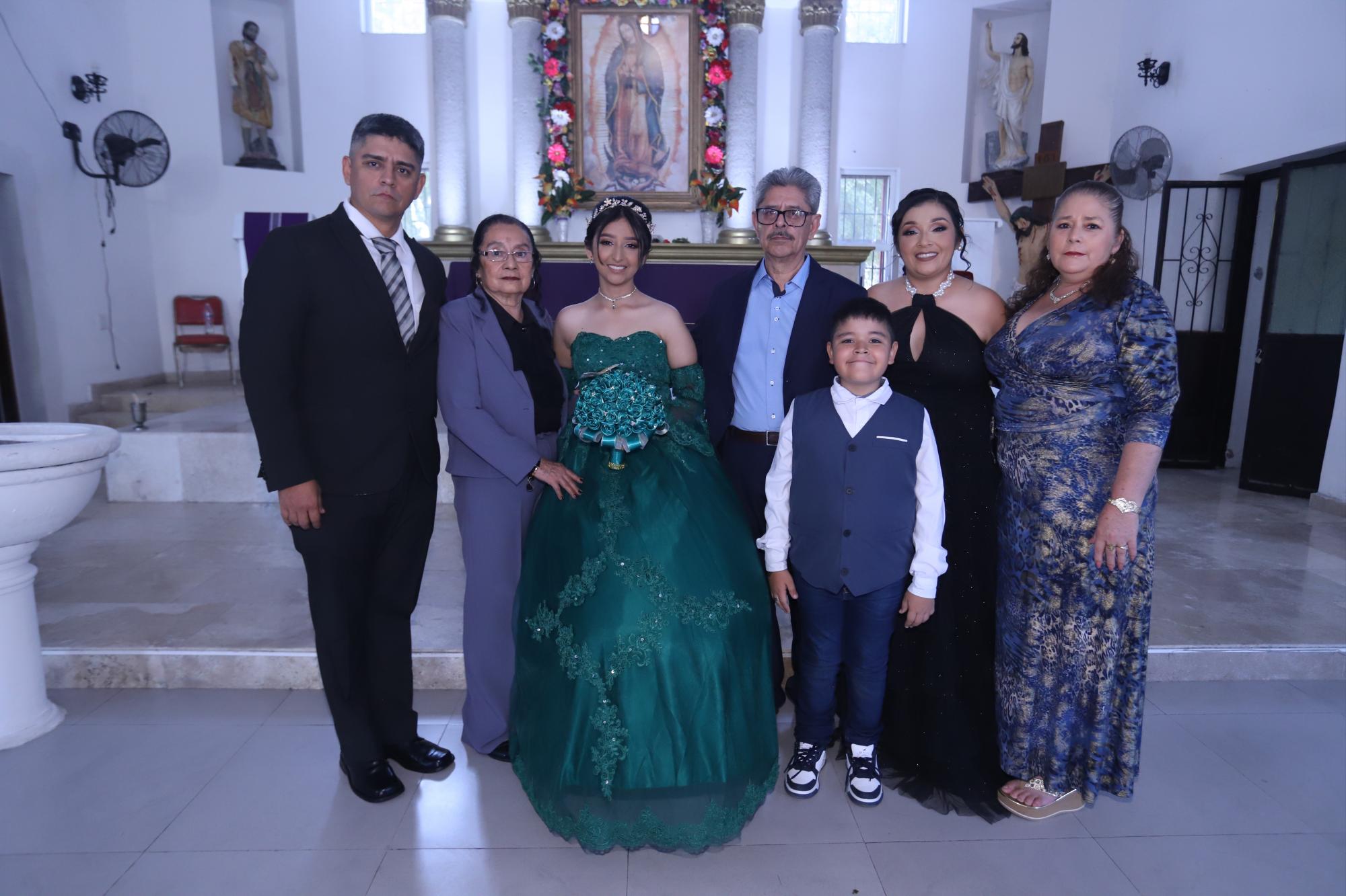 $!Iván Zúñiga, Julia Zúñiga, Ivanna, José Inés Zúñiga, Mateo Zúñiga, Érika Chiquete y Lorena Velarde.