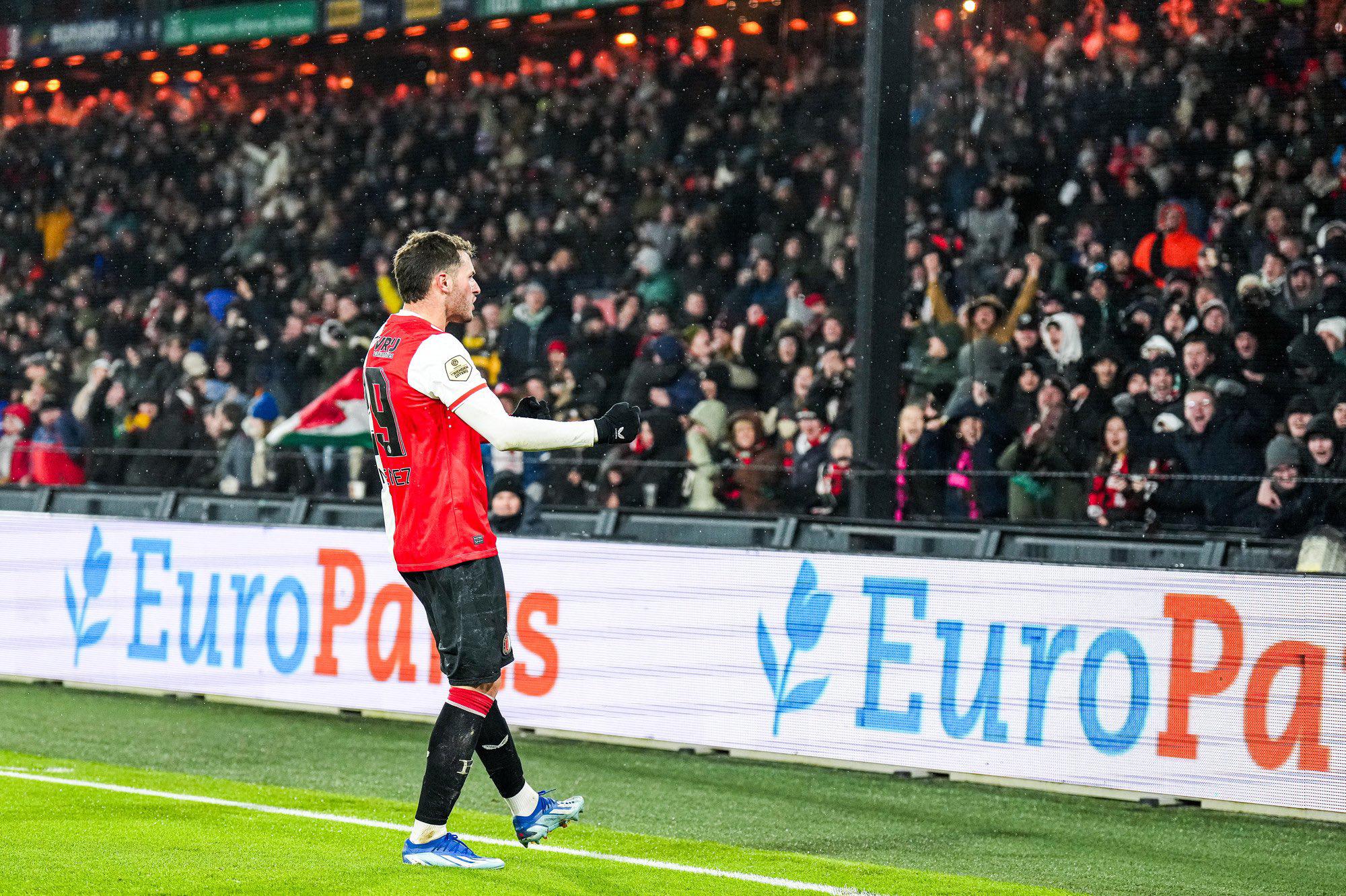 $!Santiago Giménez da triunfo al Feyenoord ante el Volendam