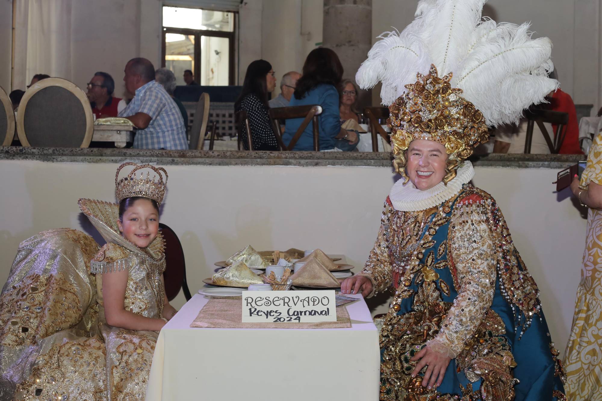 $!Givanna Miranda y Héctor Limón, Reina de la Poesía y Rey del Carnaval 2024, respectivamente.