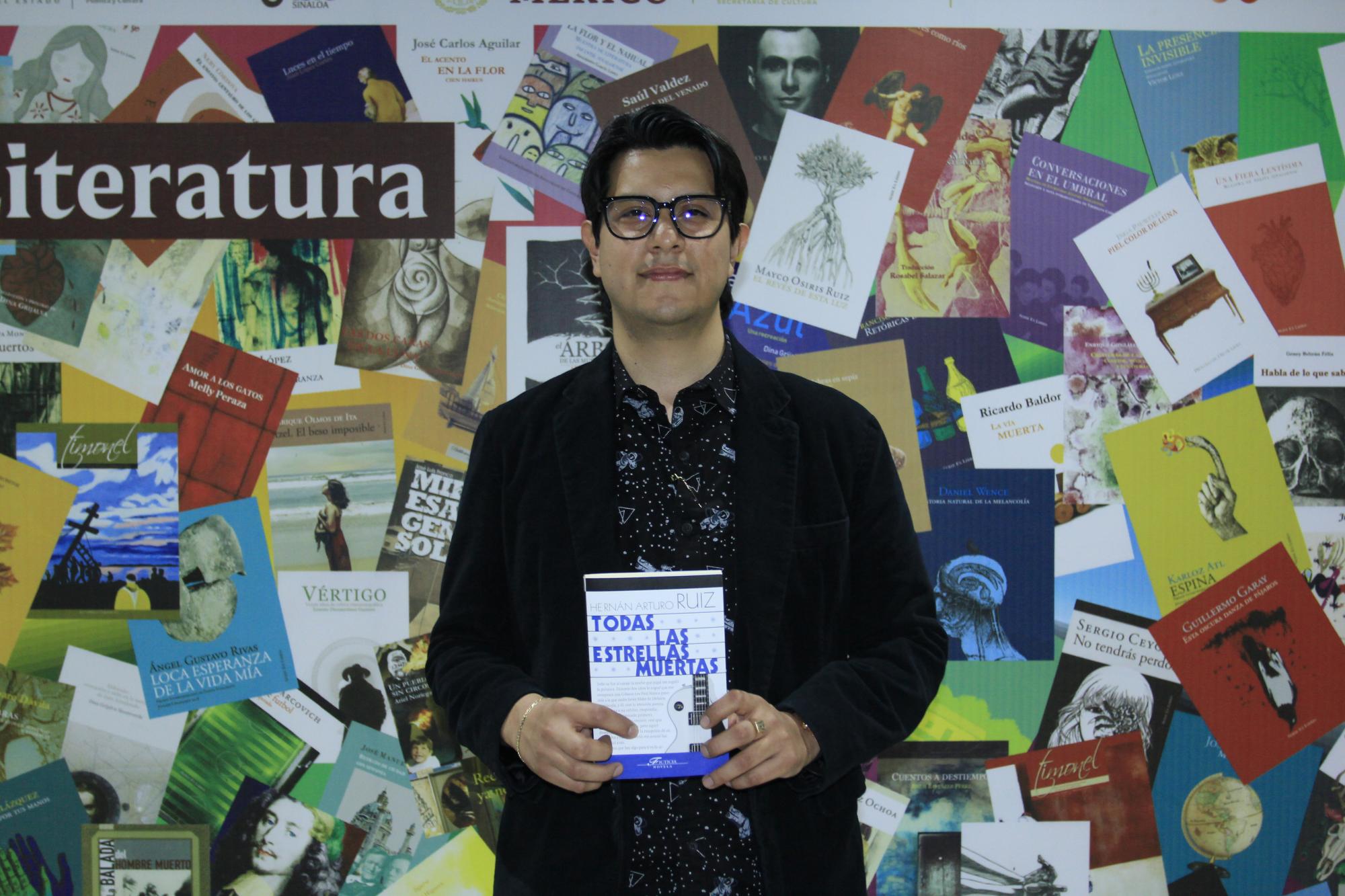 $!Todas las estrellas muertas es la primer novela escrita por Hernán Arturo Ruiz.
