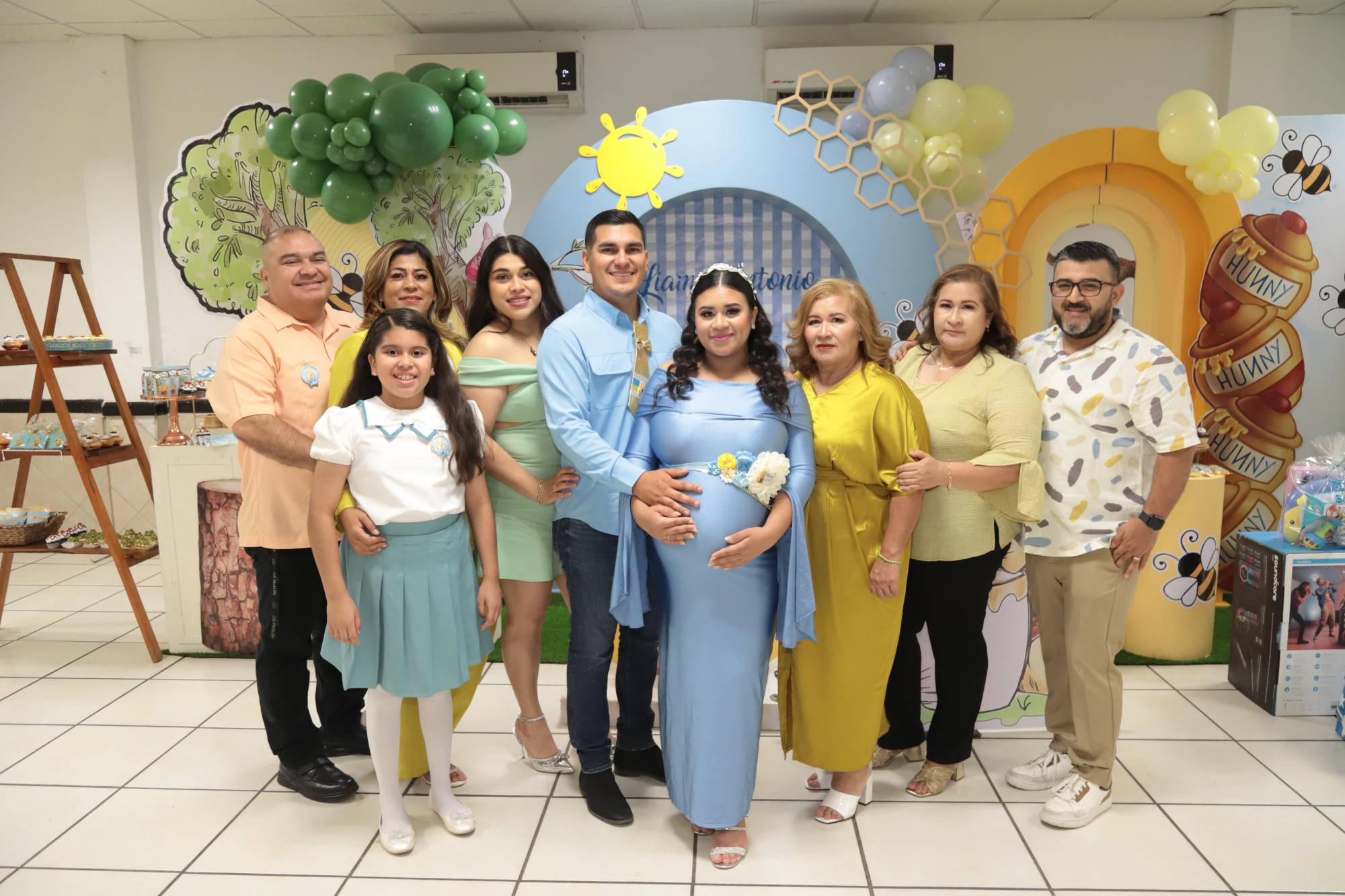 $!Blas Antonio Maldonado, Marlene Molina, Sandy Maldonado y Lía Gómez, José Antonio y Ciboney, Elvia, Ángeles y José Pablo Toloza.
