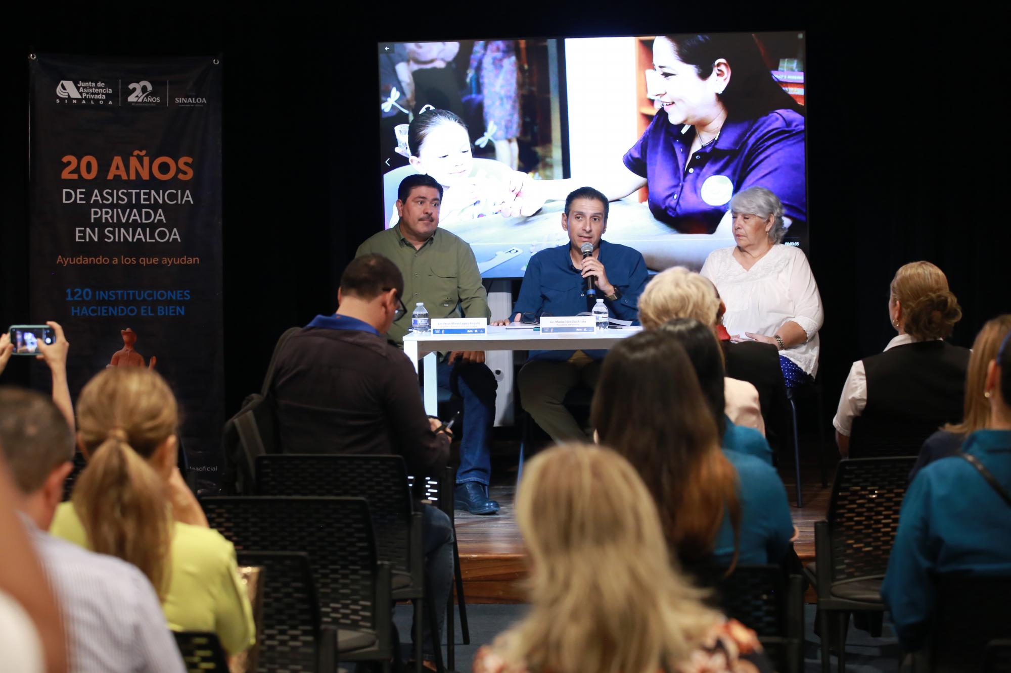 $!Ante presidentes de varias instituciones altruistas y público en general se presentó la obra de la Junta de Asistencia Privada.