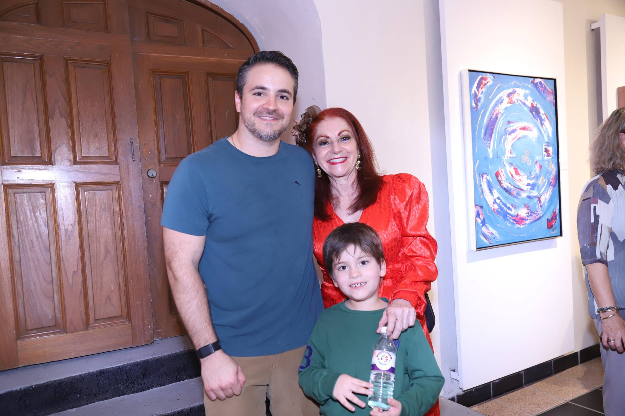 $!La artista junto a hijo Jorge Olalde López Gavito y su nieto, Jorge Olalde Lizárraga.