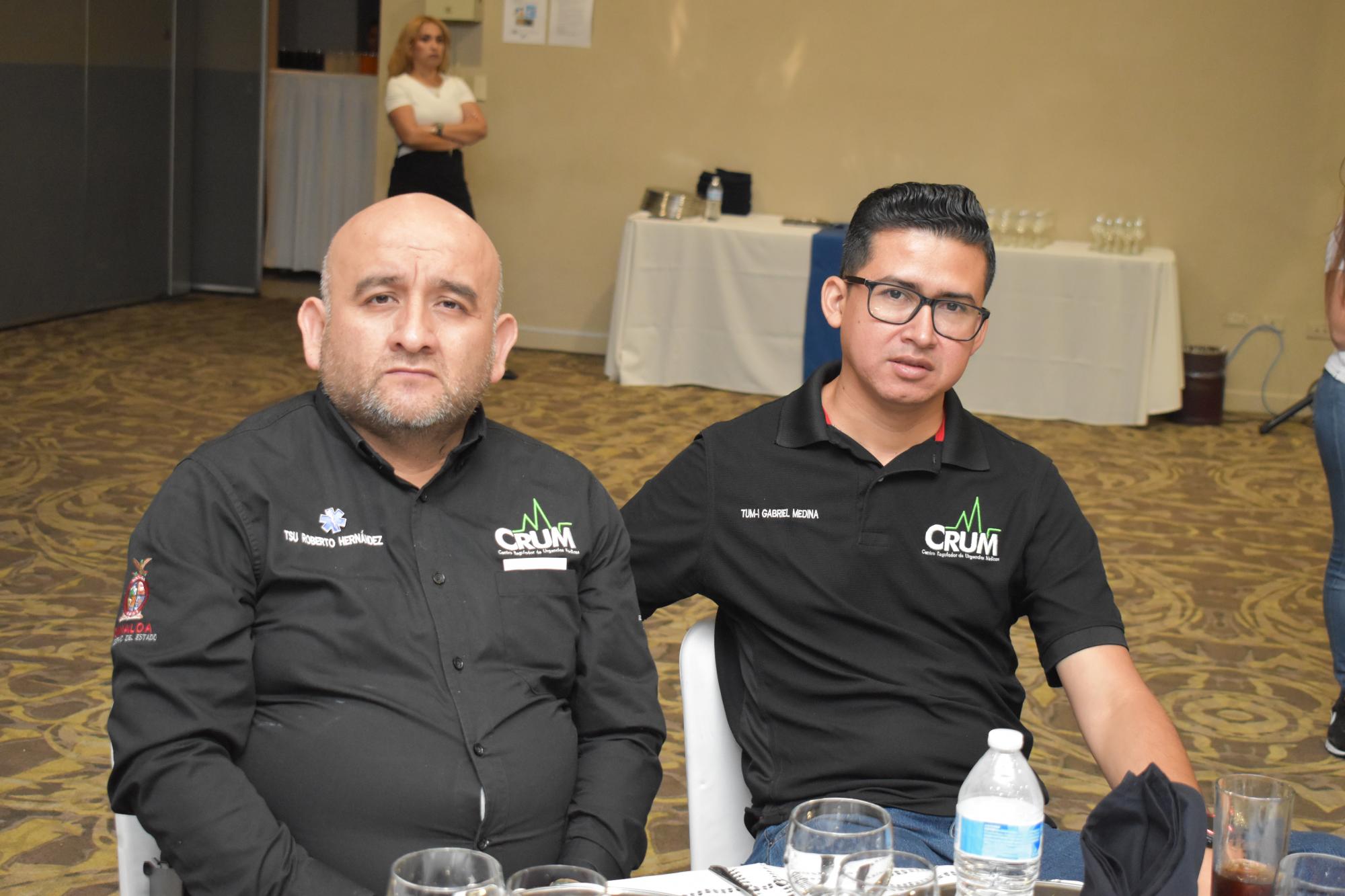 $!Roberto Hernández y Gabriel Medina Salazar, del Centro Regulador de Urgencias Médicas.