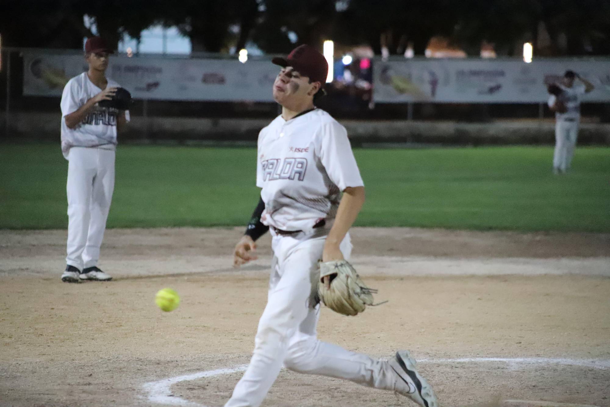 $!Sinaloense Oswaldo Pérez se cubre de gloria; lanza sin hit ni carrera a Guerrero