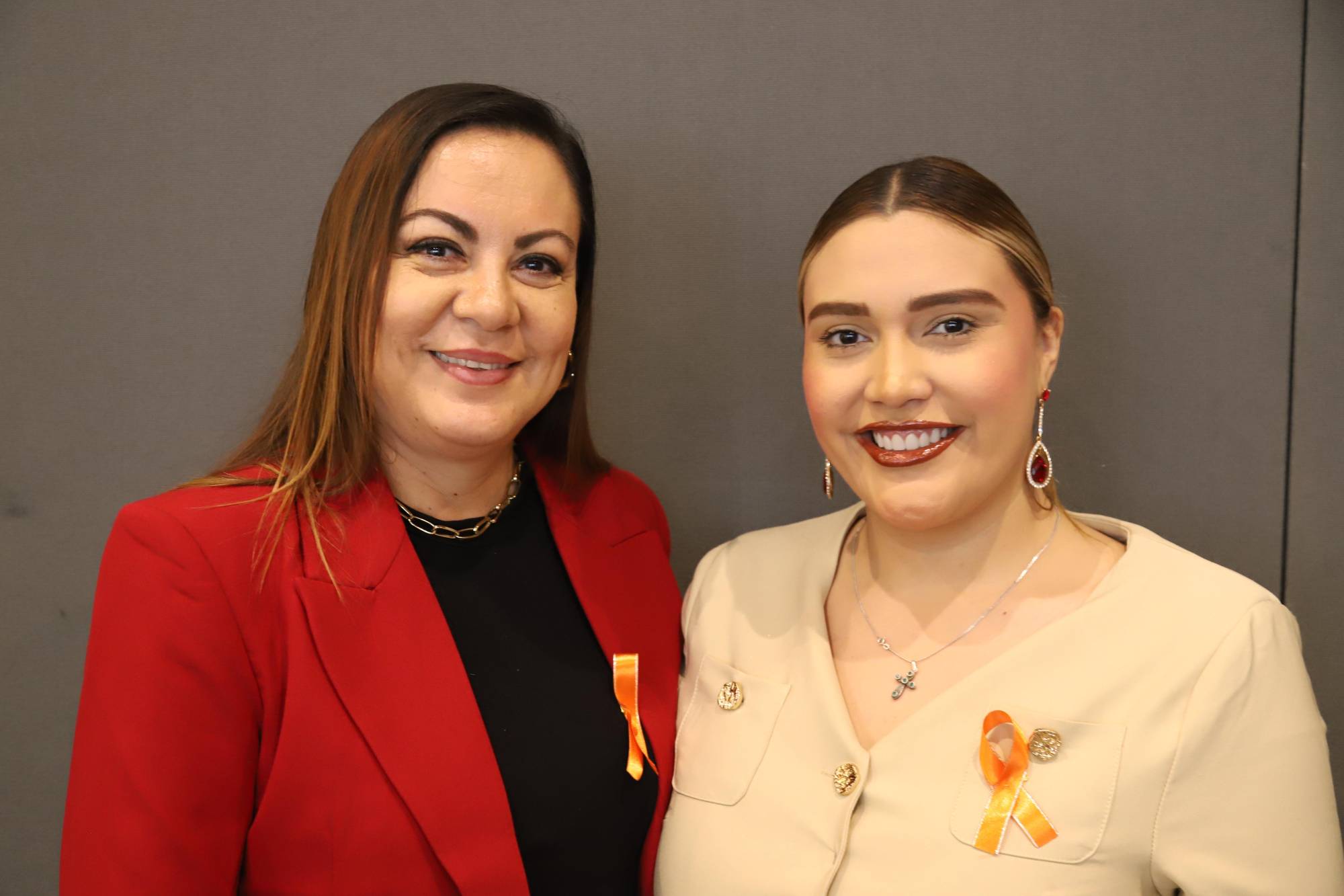 $!Mónica López y Fanny Bonilla.