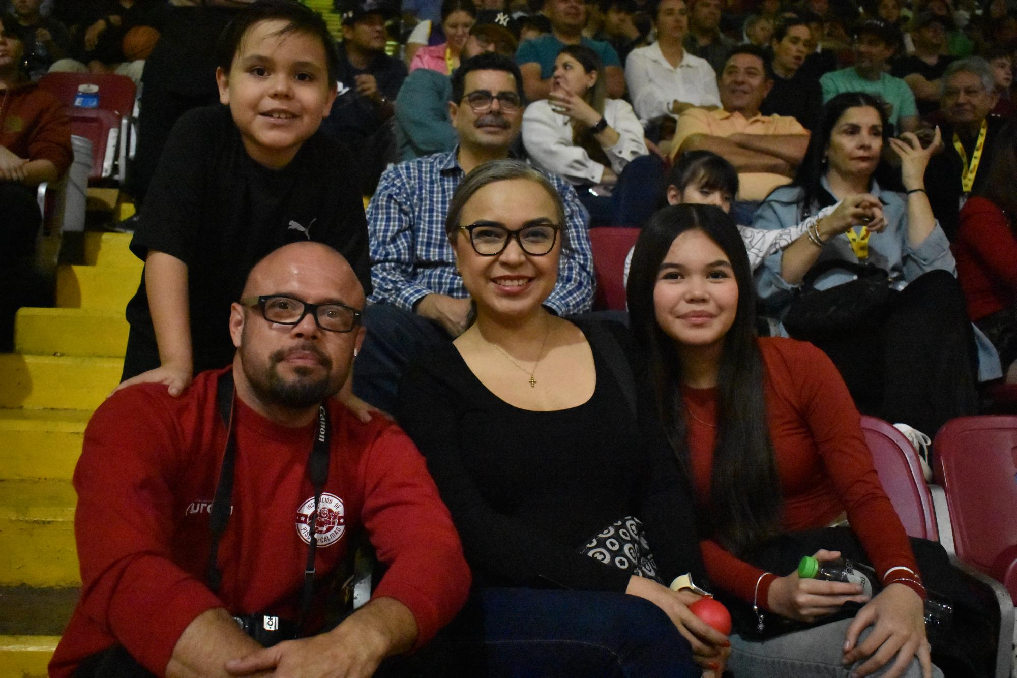 $!Jorge Ochoa, Ángela Arballo con Maricarmen y Jorge Luis Ochoa Arballo.