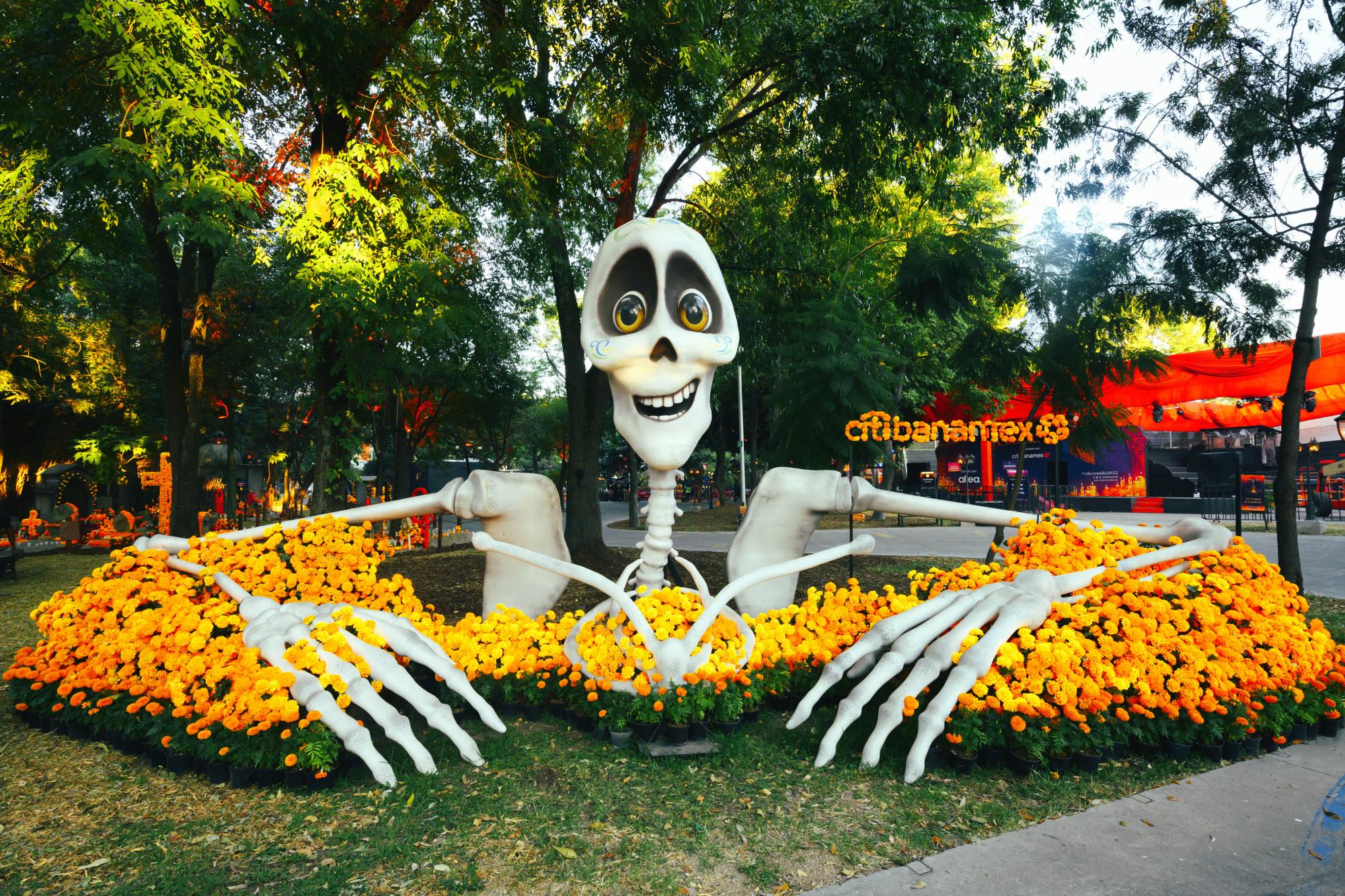 $!La dinastía Aguilar celebra el Día de Muertos con la presentación de su libro ‘Mexicano hasta los huesos’