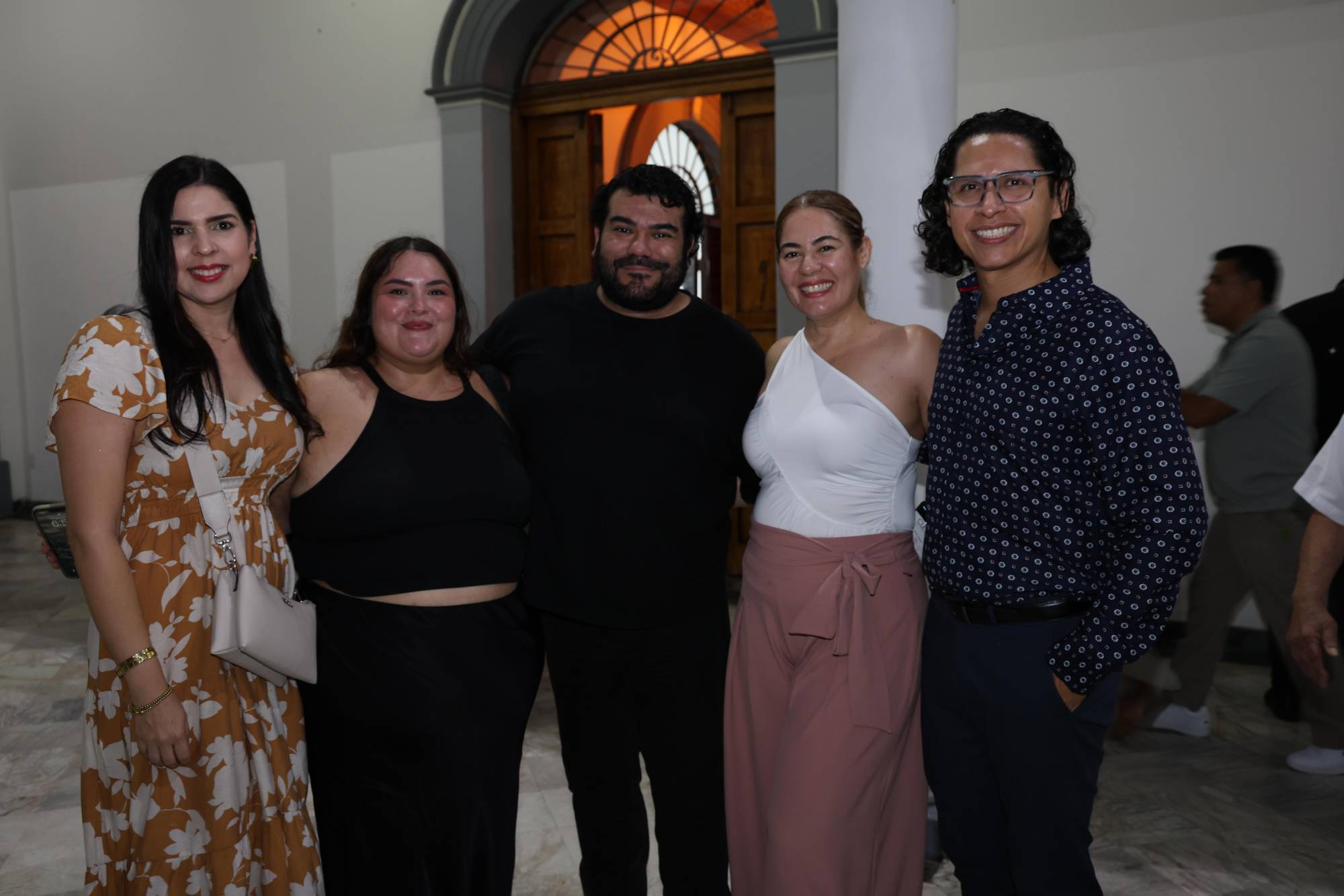 $!Iriana Gómez, Karla Sánchez, Chava Banuva, Sandra Acosta y David Solano.