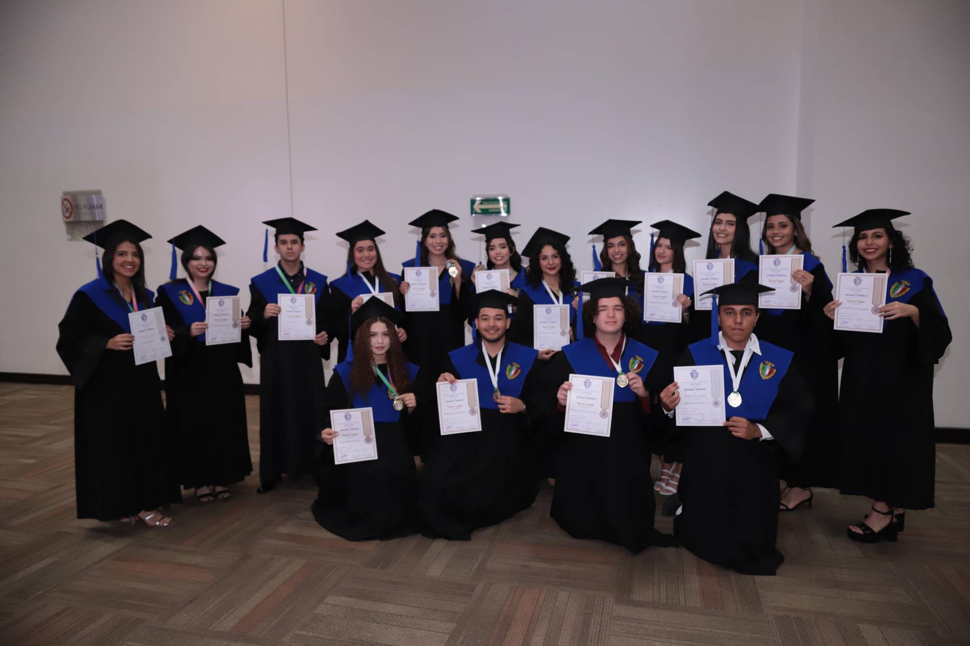 $!Los alumnos que obtuvieron de los mejores promedios en la generación.