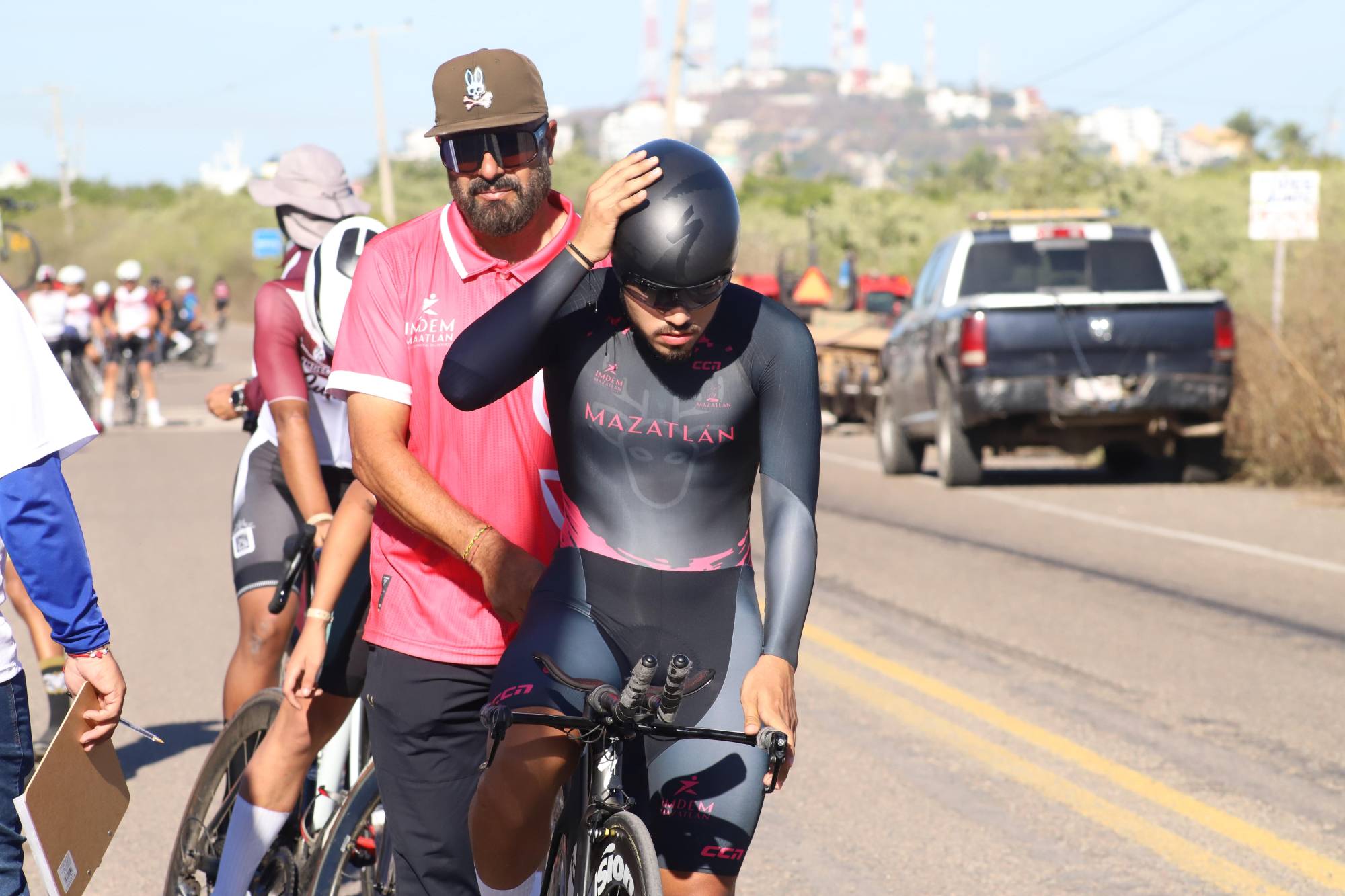$!¡Pedalean mazatlecos hacia el podio!