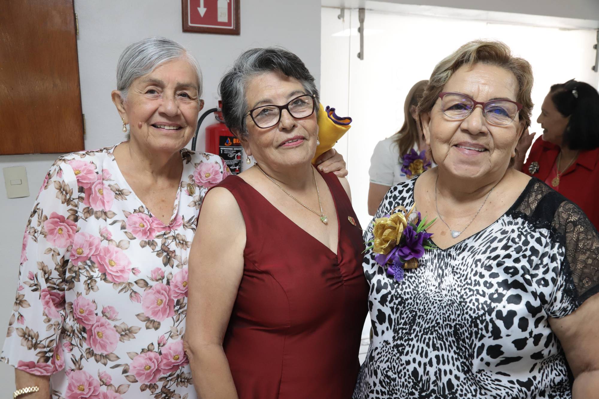 $!Irma Santillán, Rosa Rodríguez y Silvia Arriaga de Mendivil.