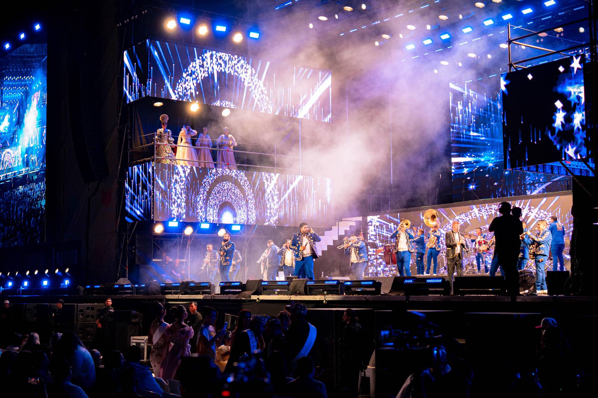 $!La Banda Estrellas de Sinaloa de Germán Lizárraga presenta un álbum en vivo que revive el homenaje por los 75 años de trayectoria del músico mazatleco.